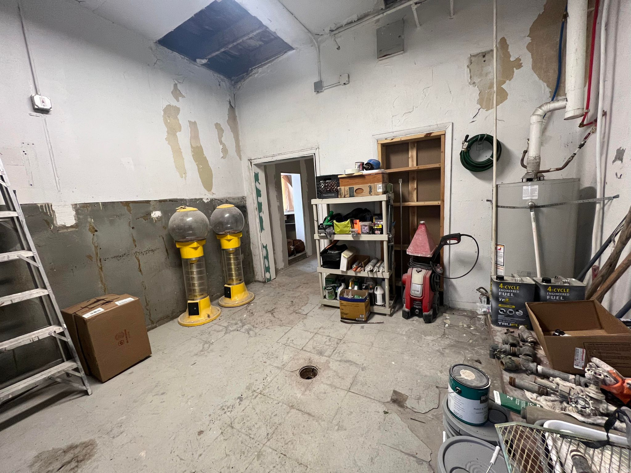 main property photo 14