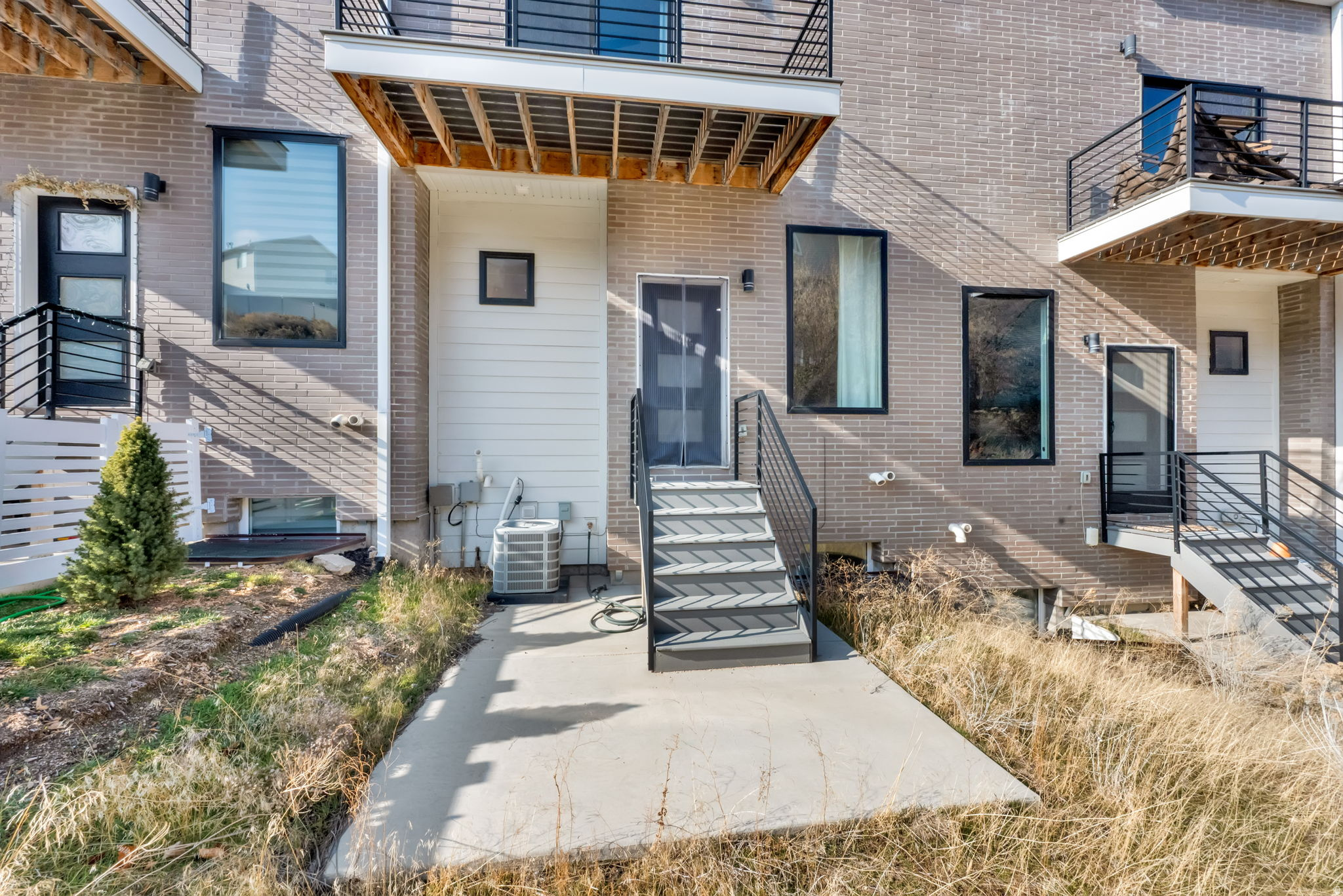 main property photo 25