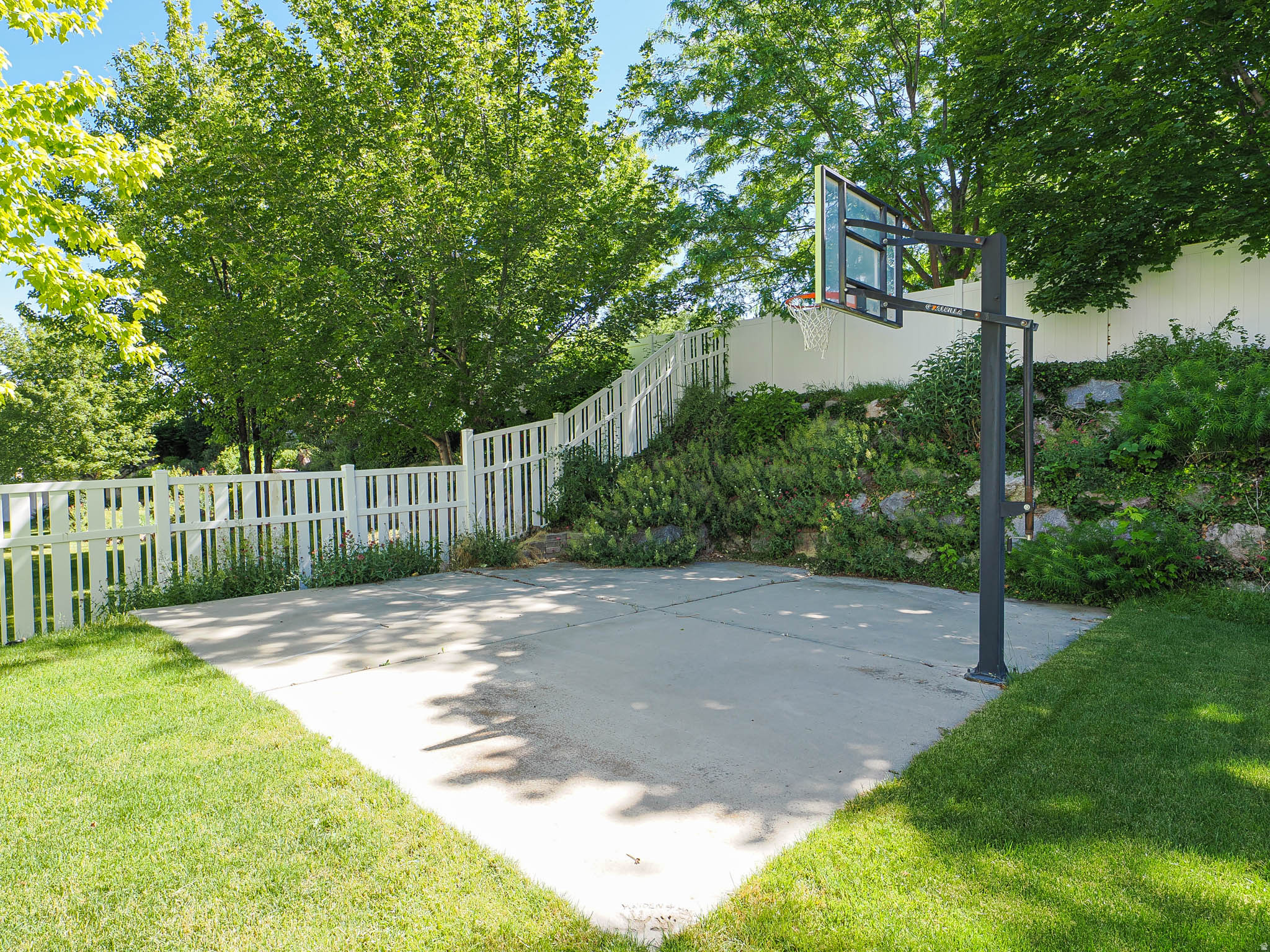 main property photo 60