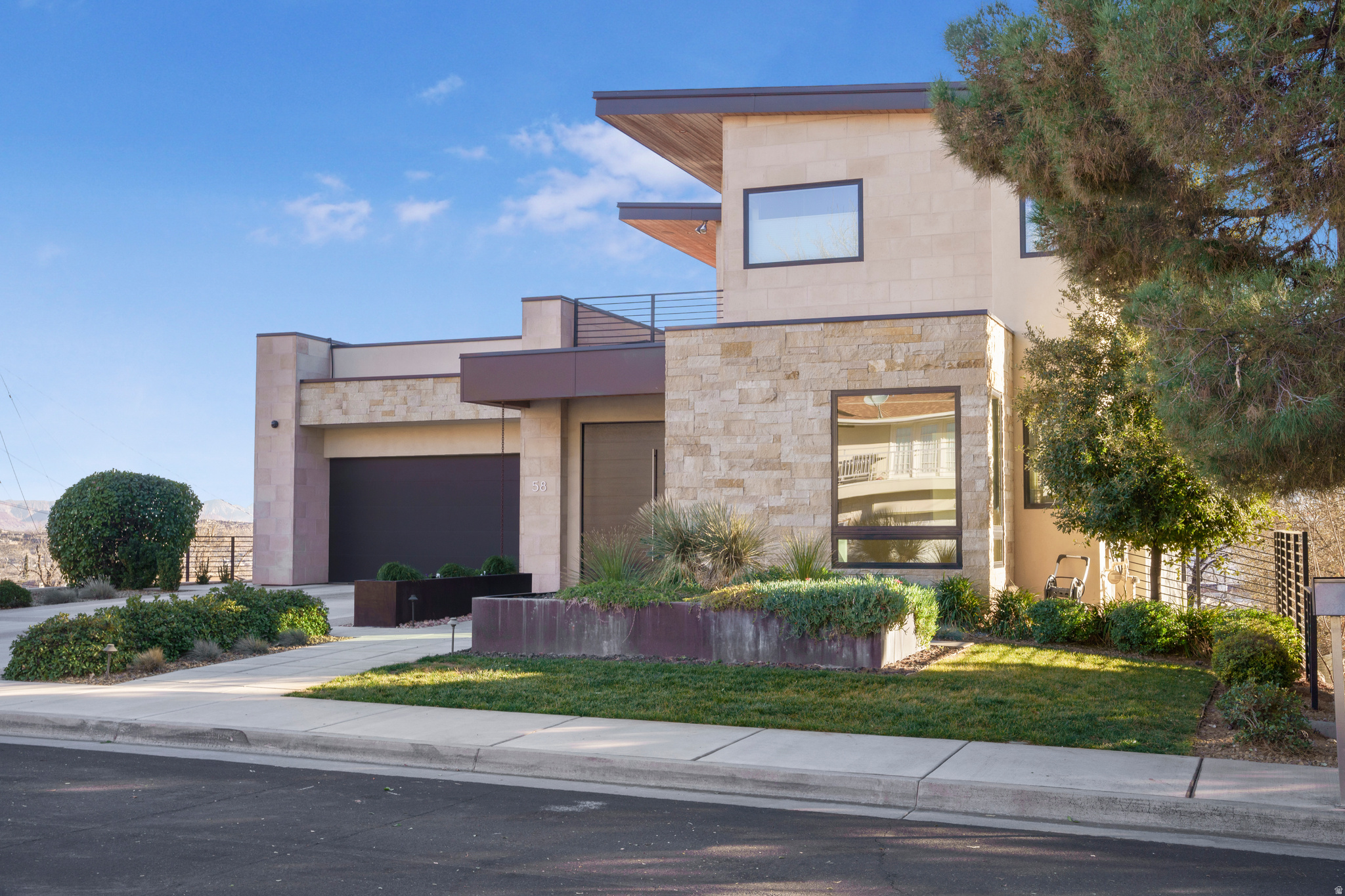 main property photo 79