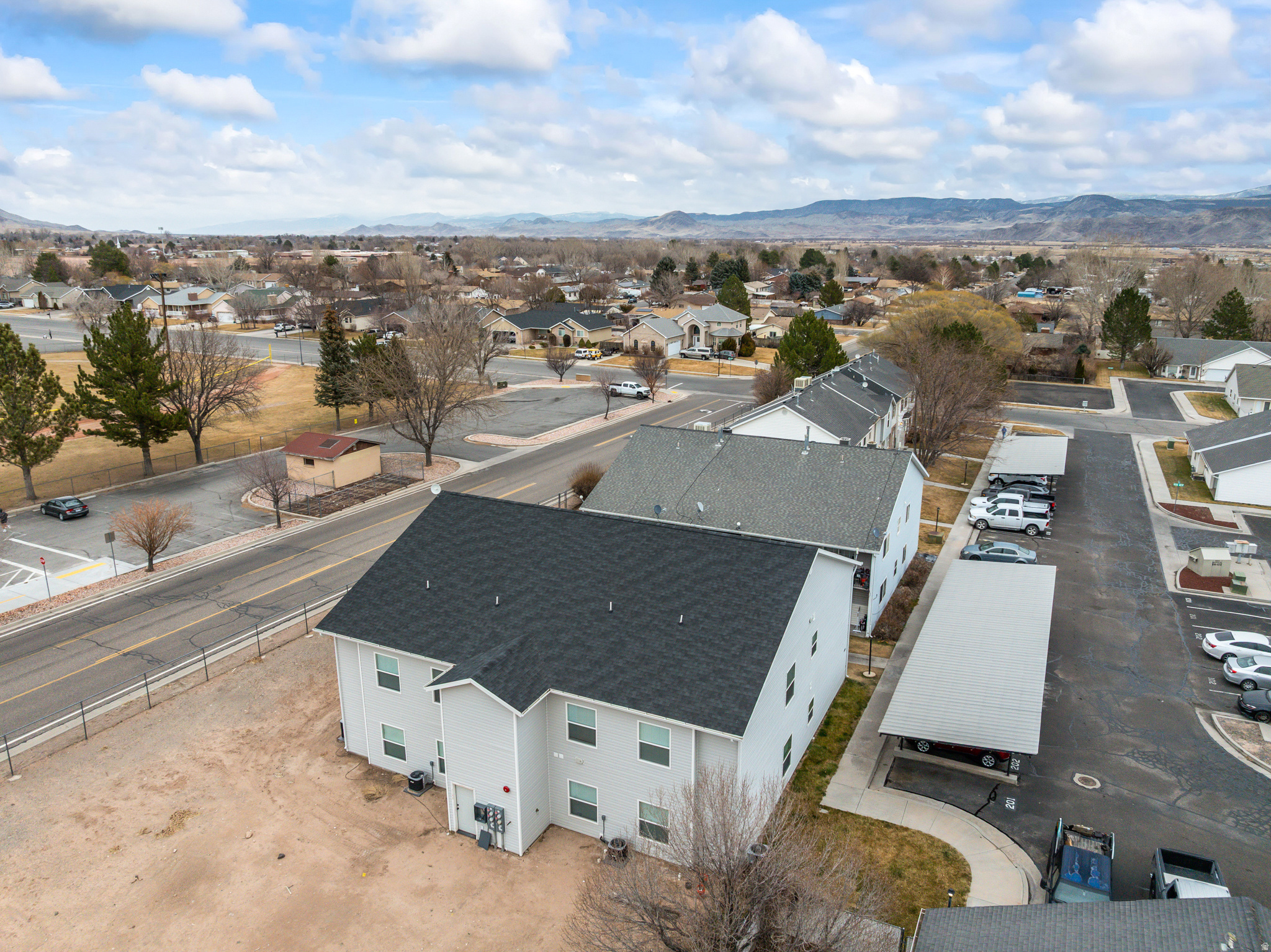main property photo 27