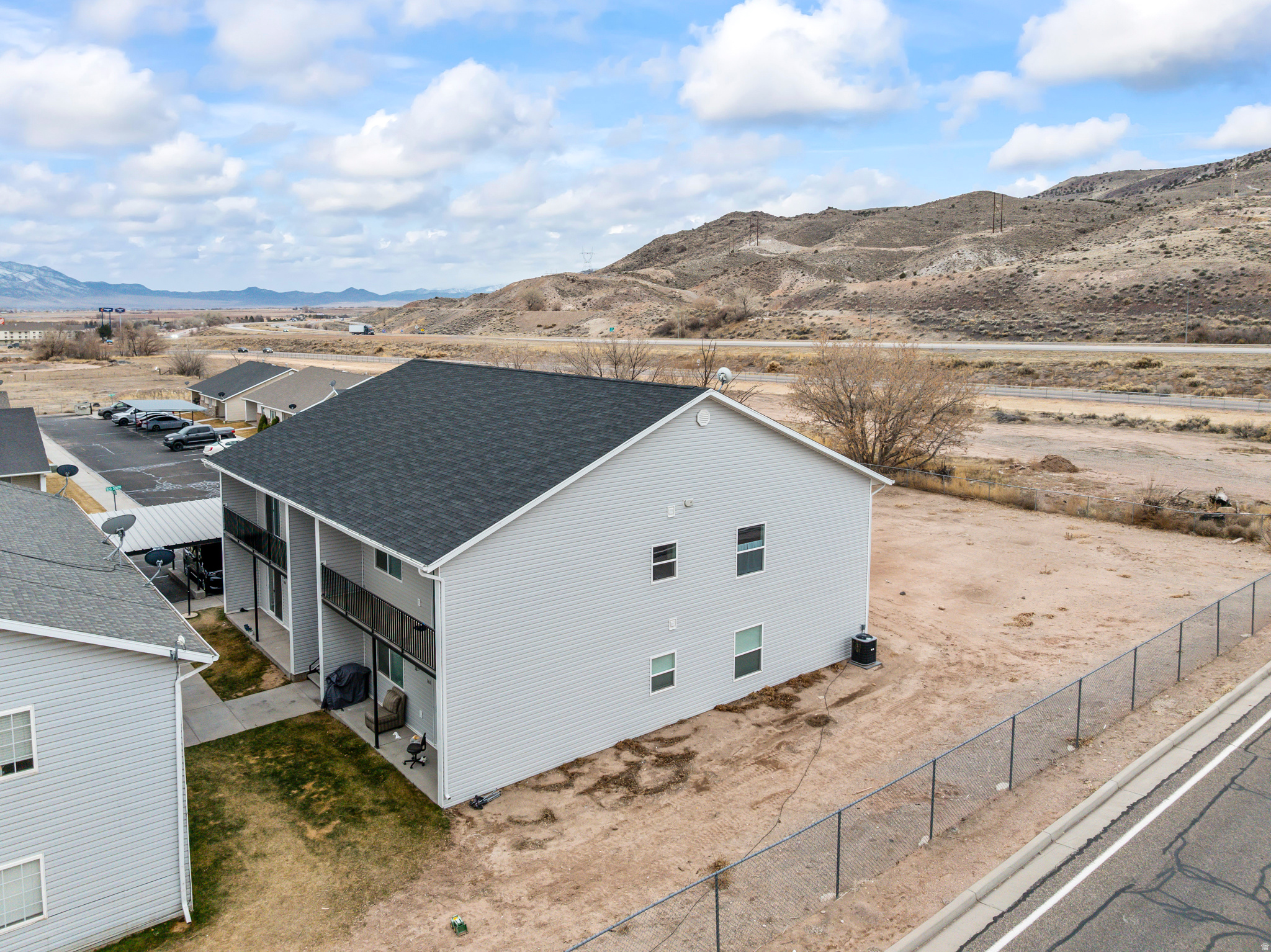 main property photo 30