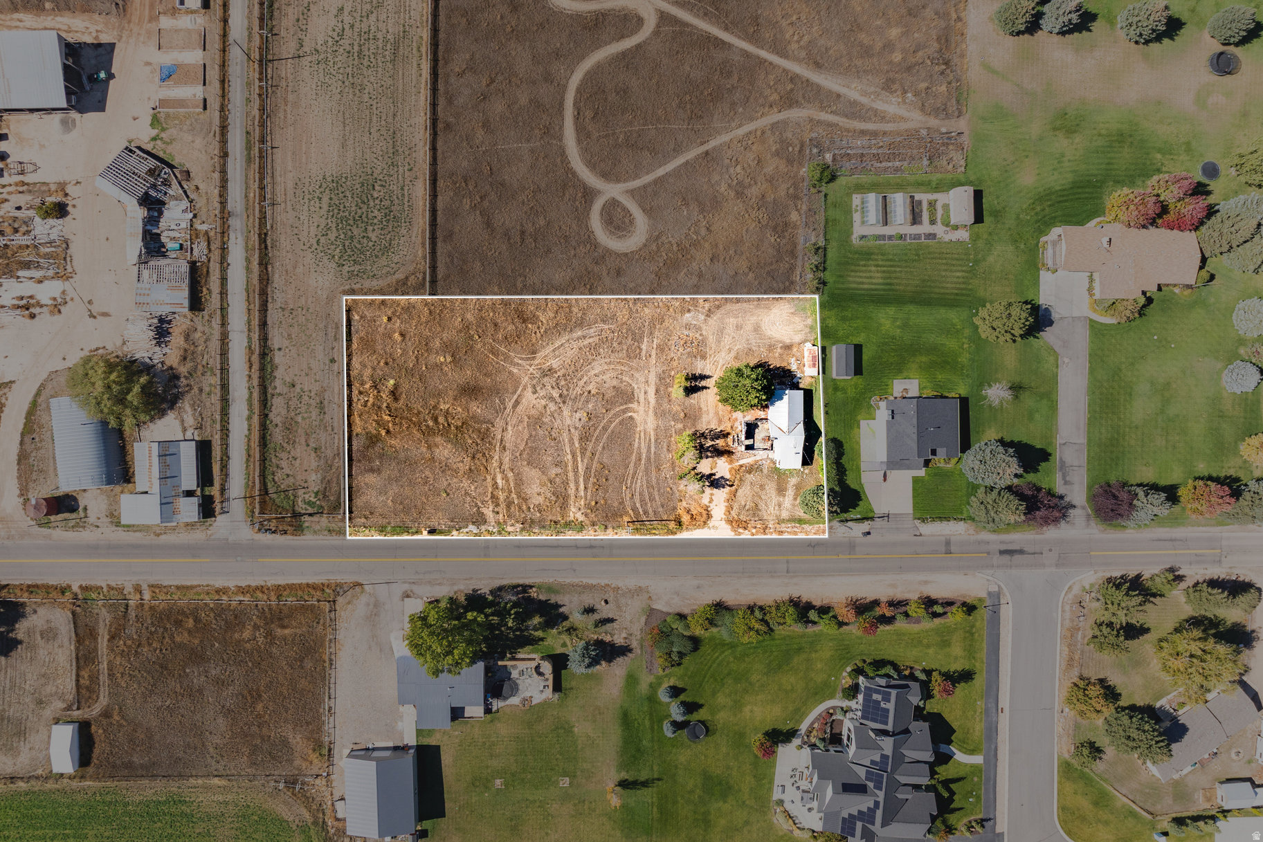 main property photo 25