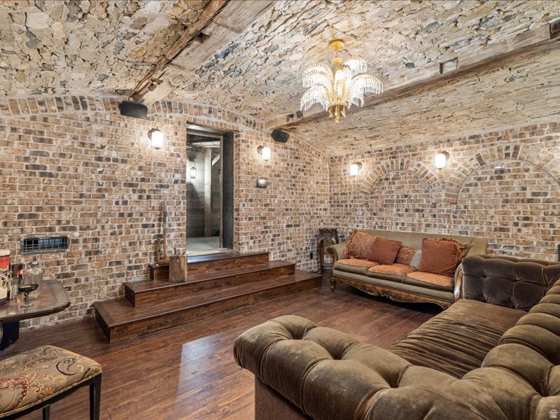 main property photo 89