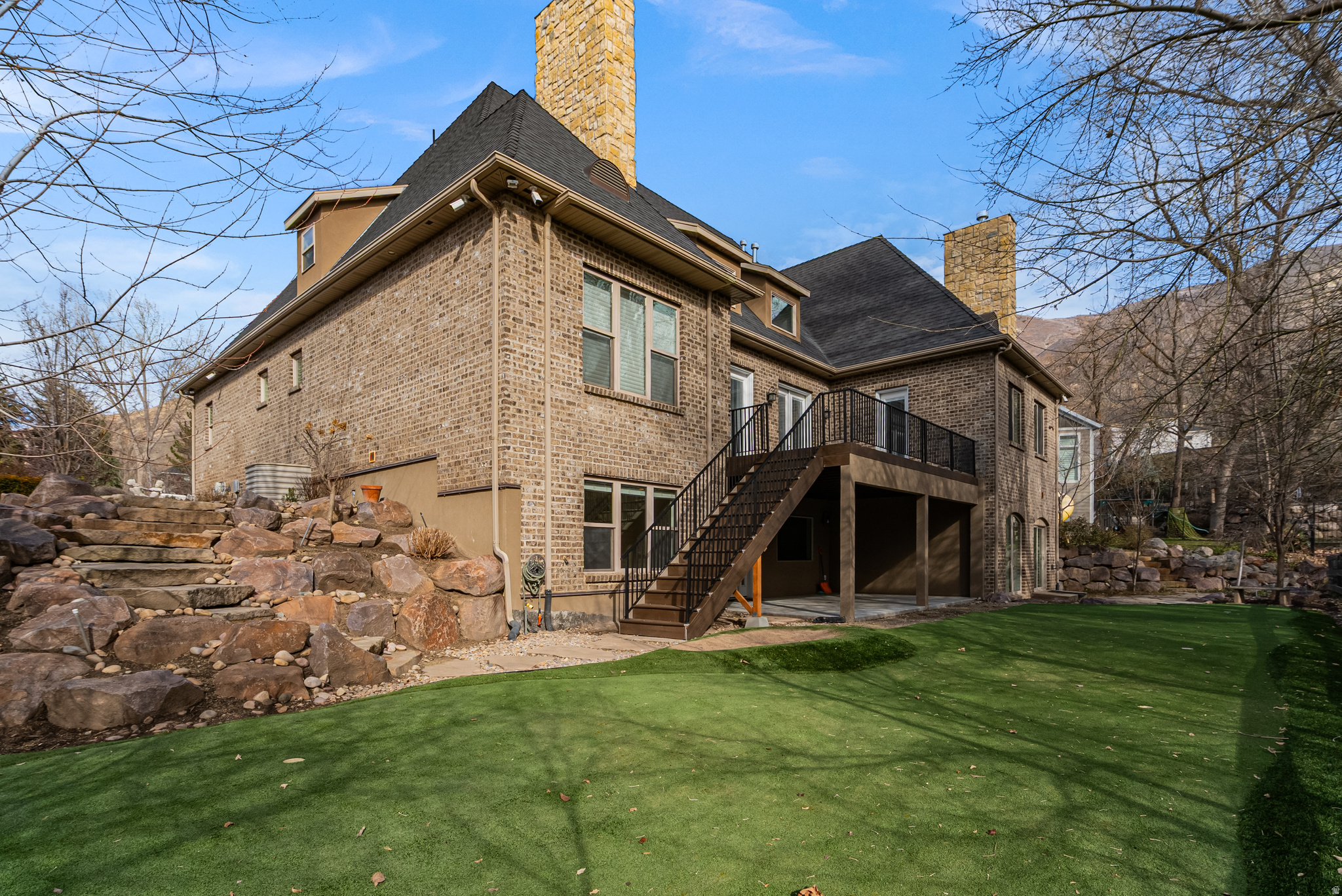 main property photo 25