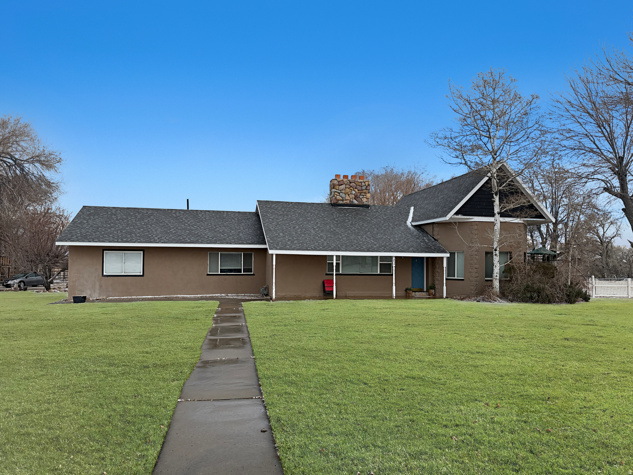 main property photo 2