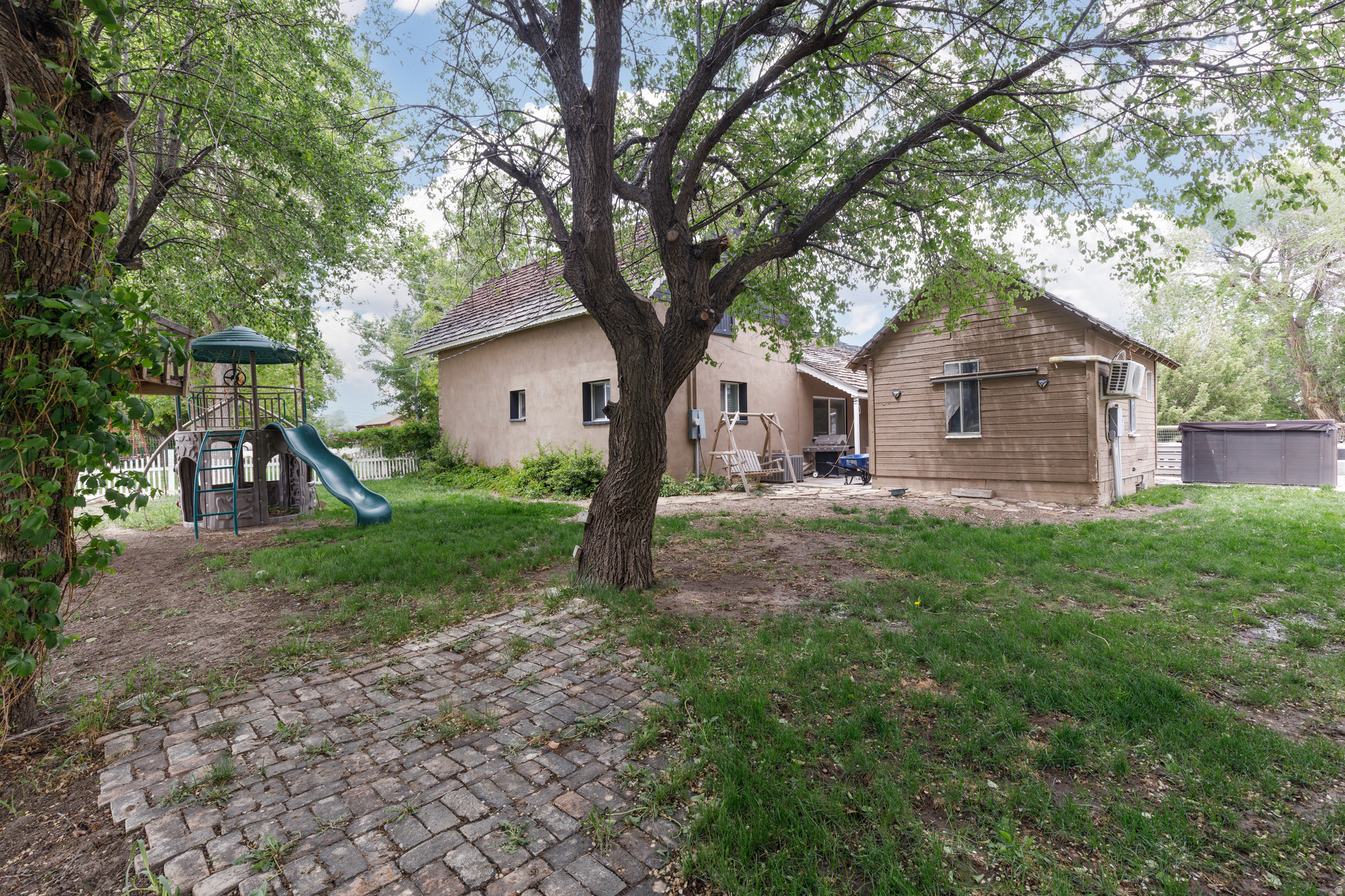 main property photo 30