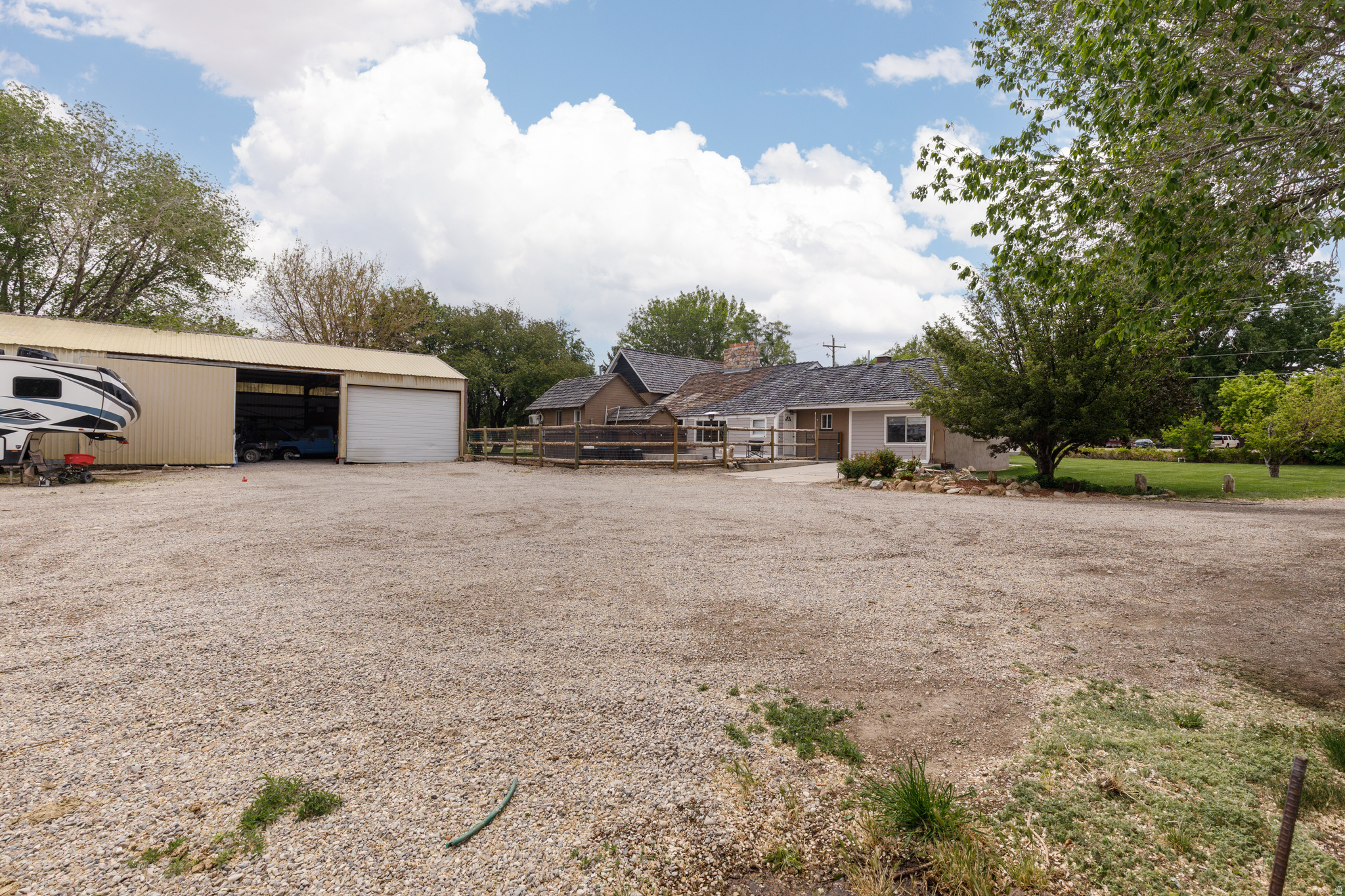 main property photo 33