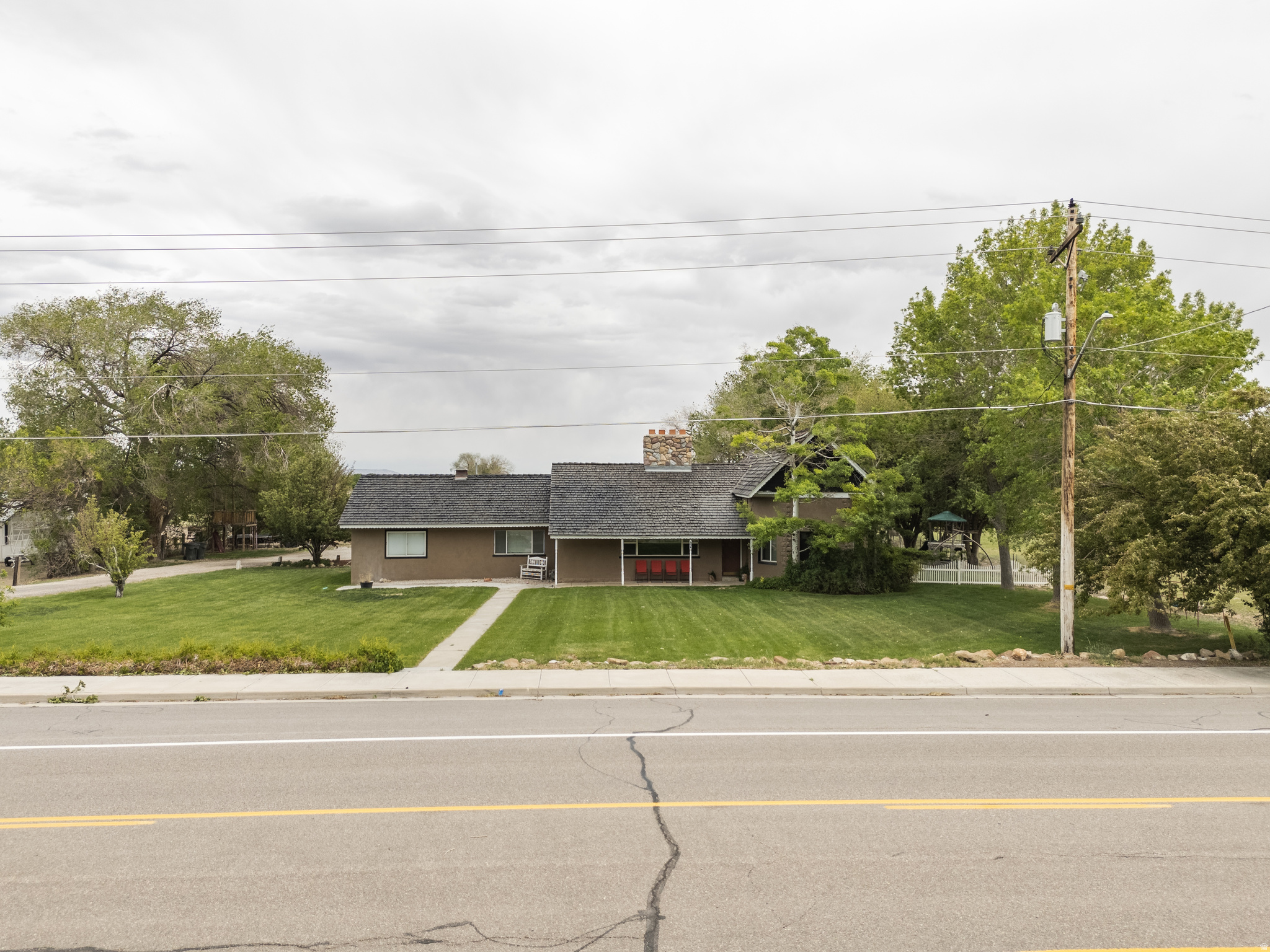 main property photo 37