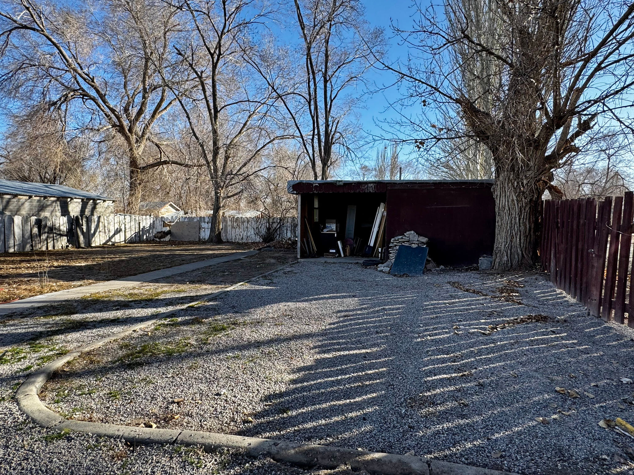 main property photo 23