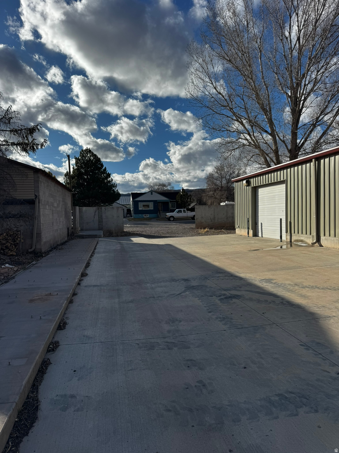 main property photo 20