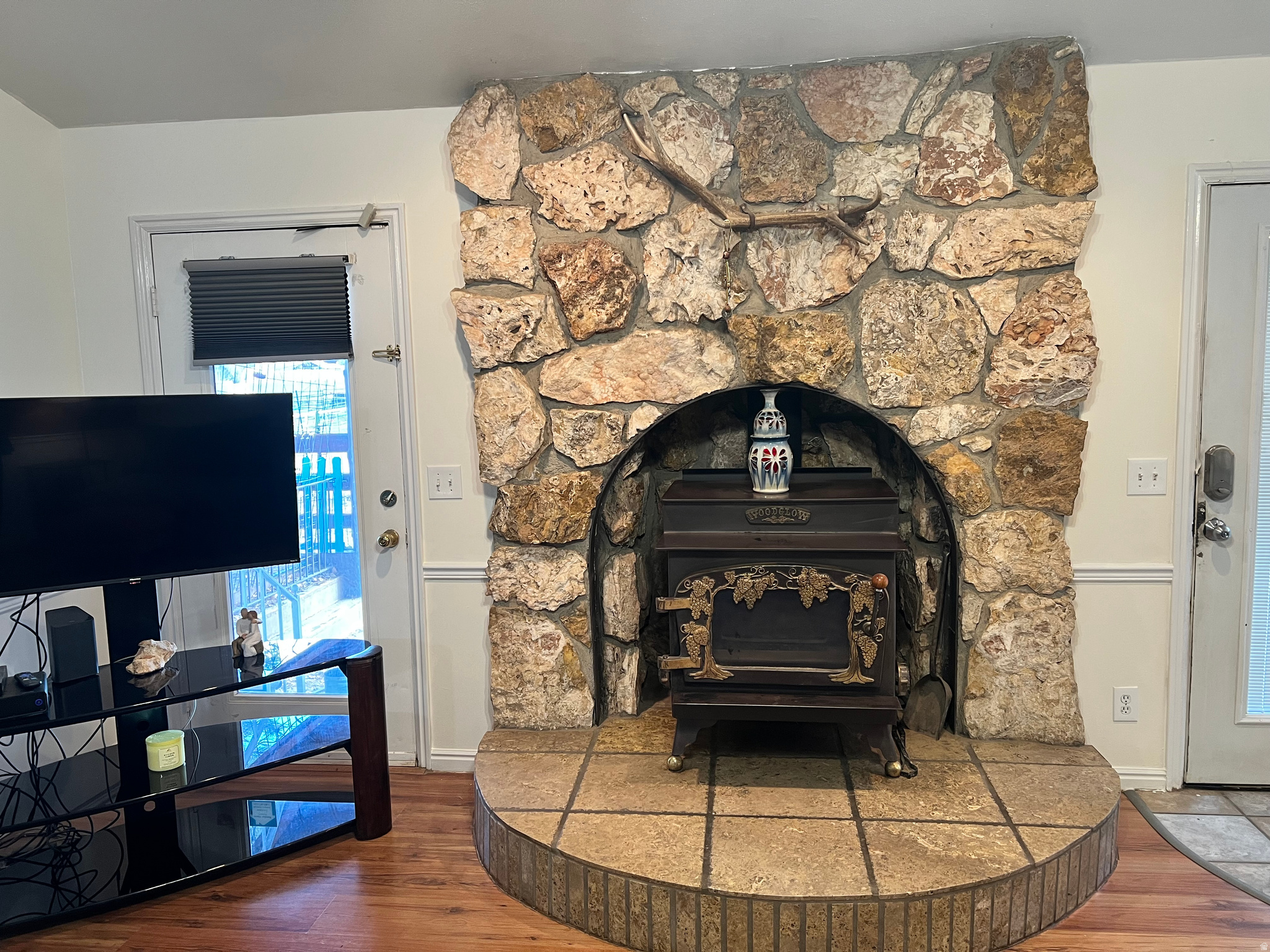 main property photo 25