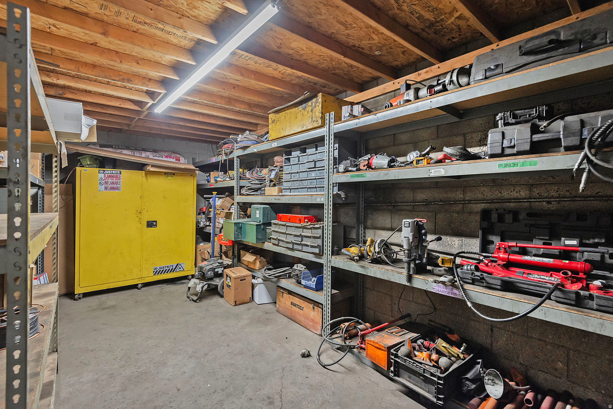 main property photo 39