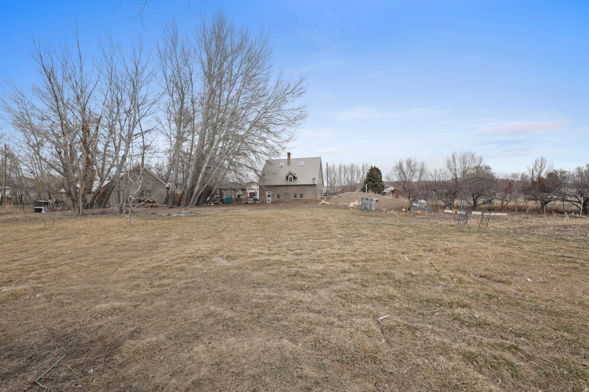 main property photo 41