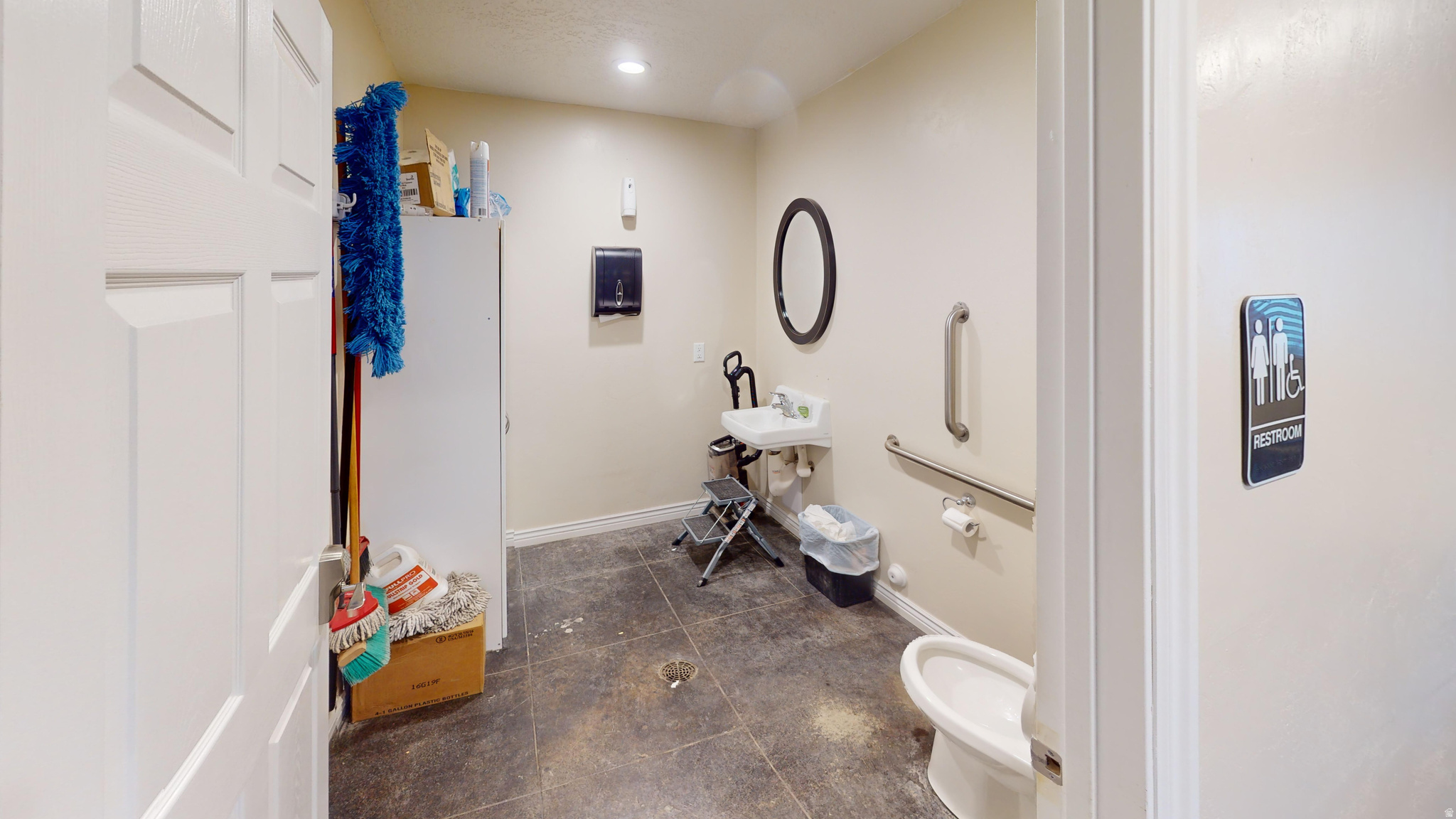 main property photo 6