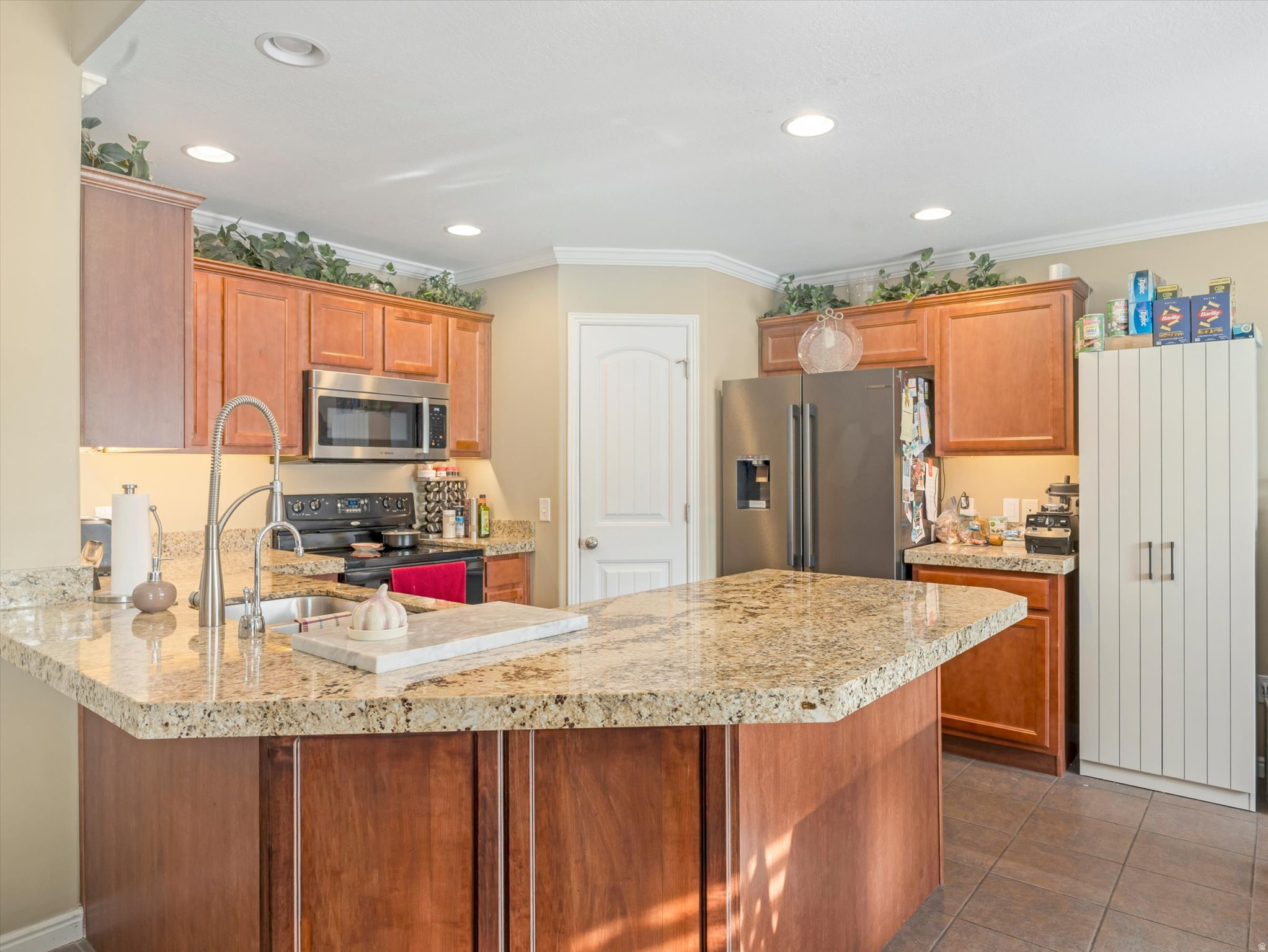 main property photo 7