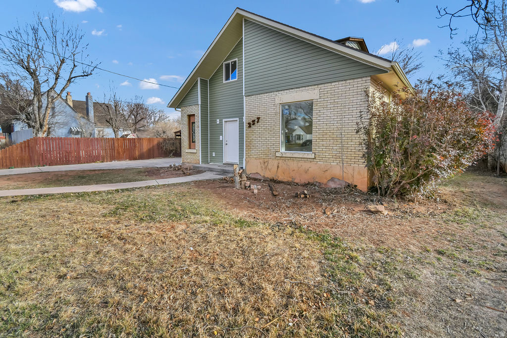 main property photo 28
