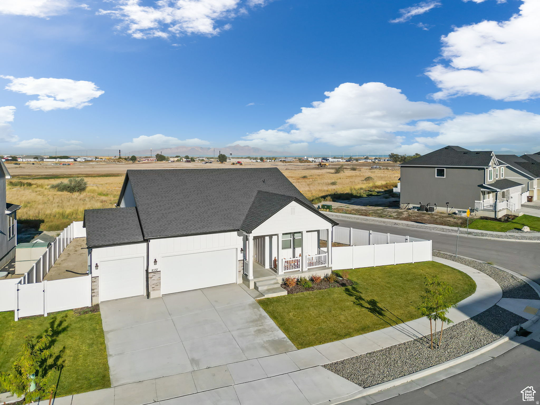 main property photo 31