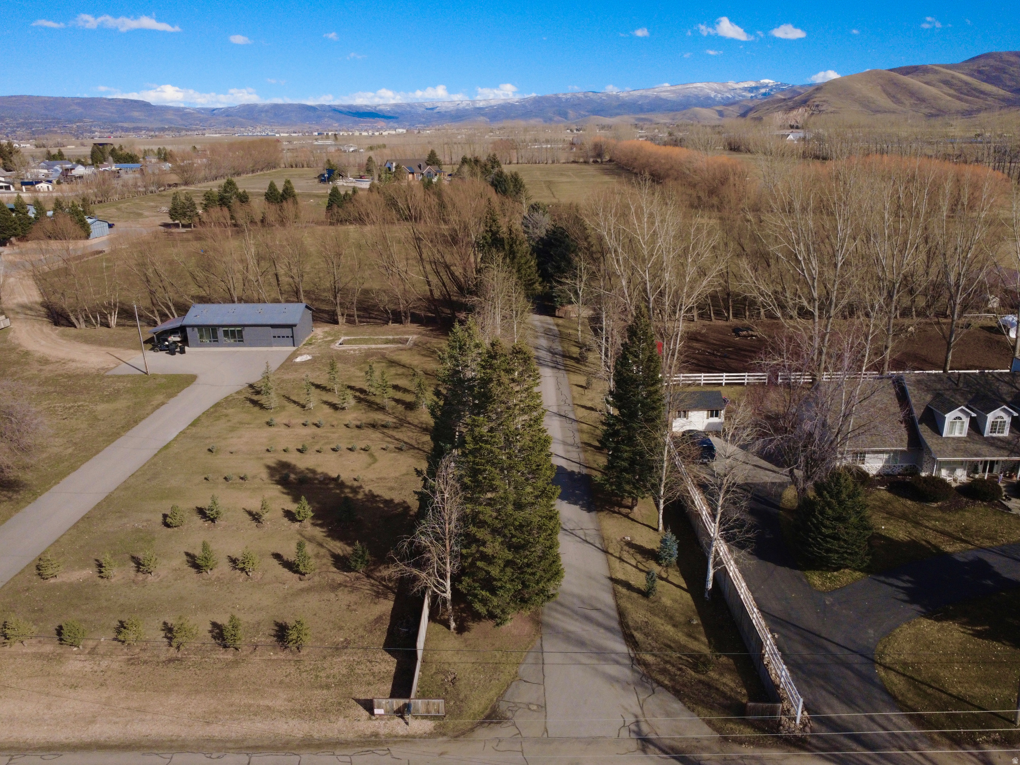 main property photo 16