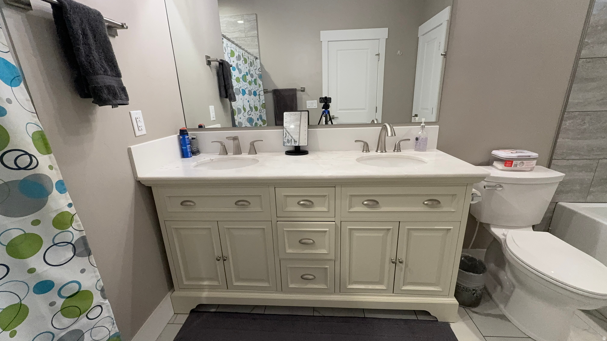 main property photo 9