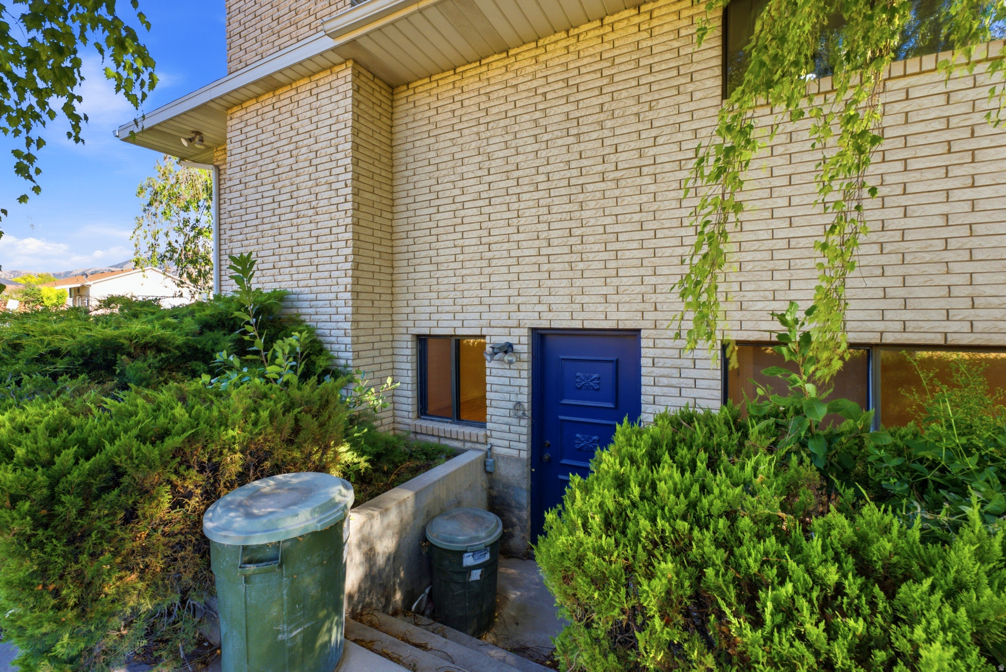 main property photo 50
