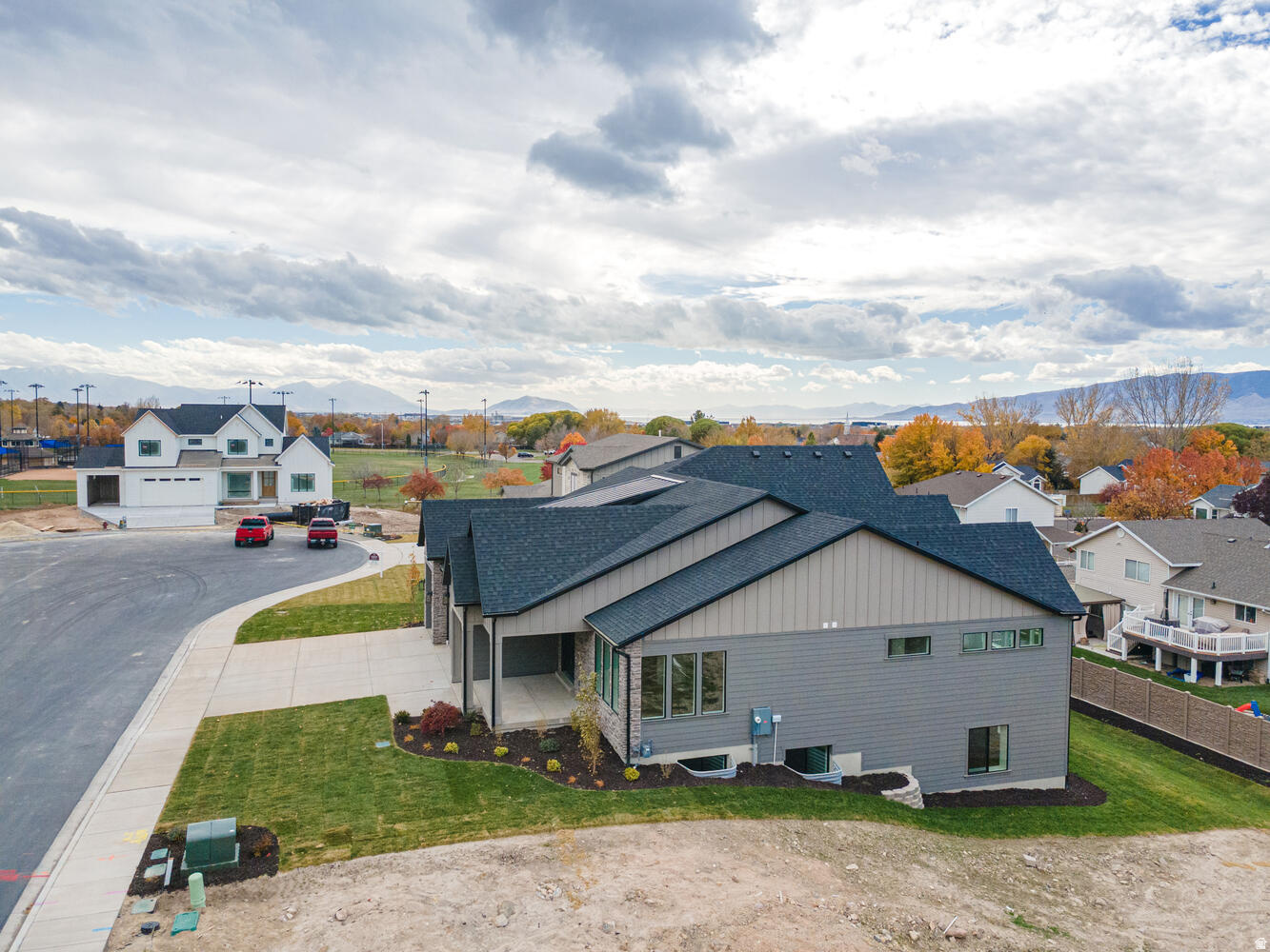 main property photo 23