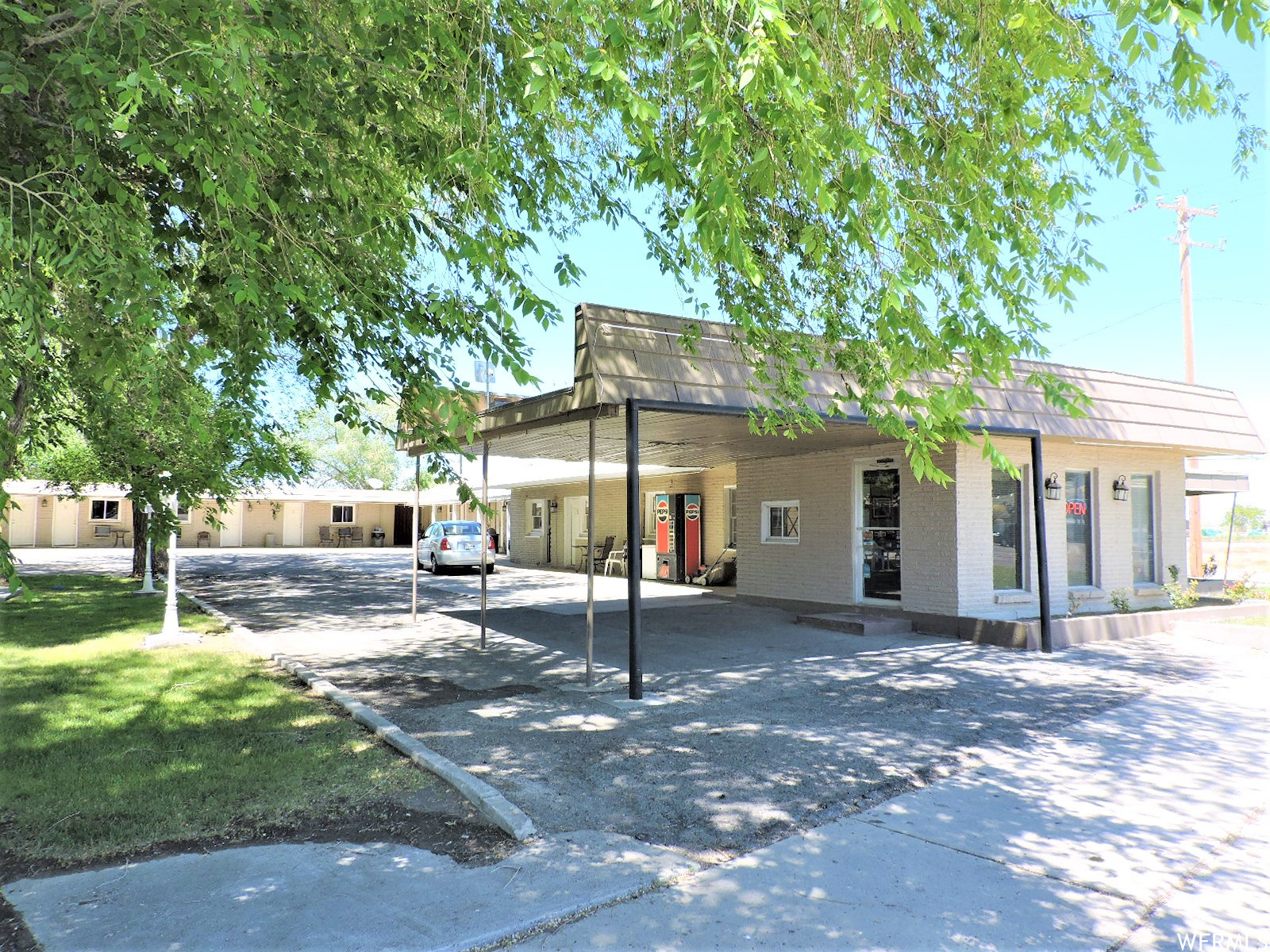 main property photo 10