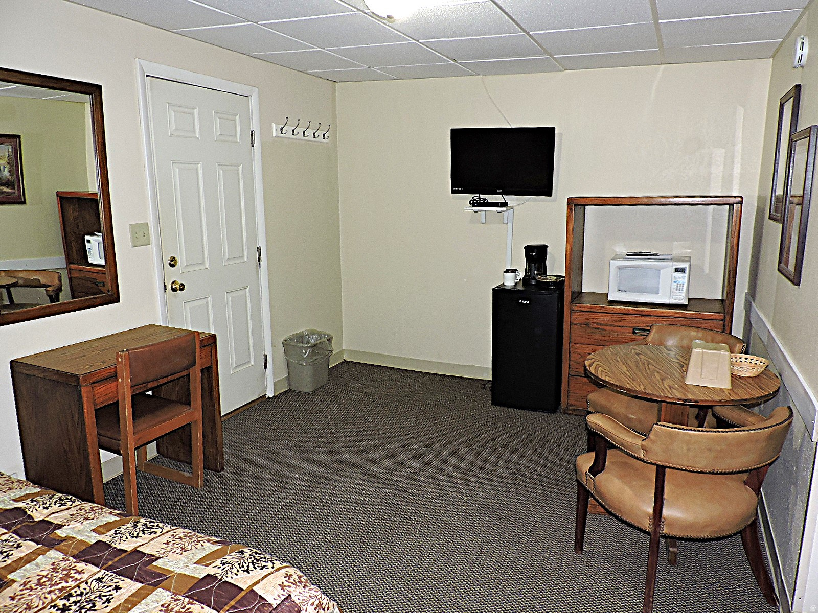 main property photo 40