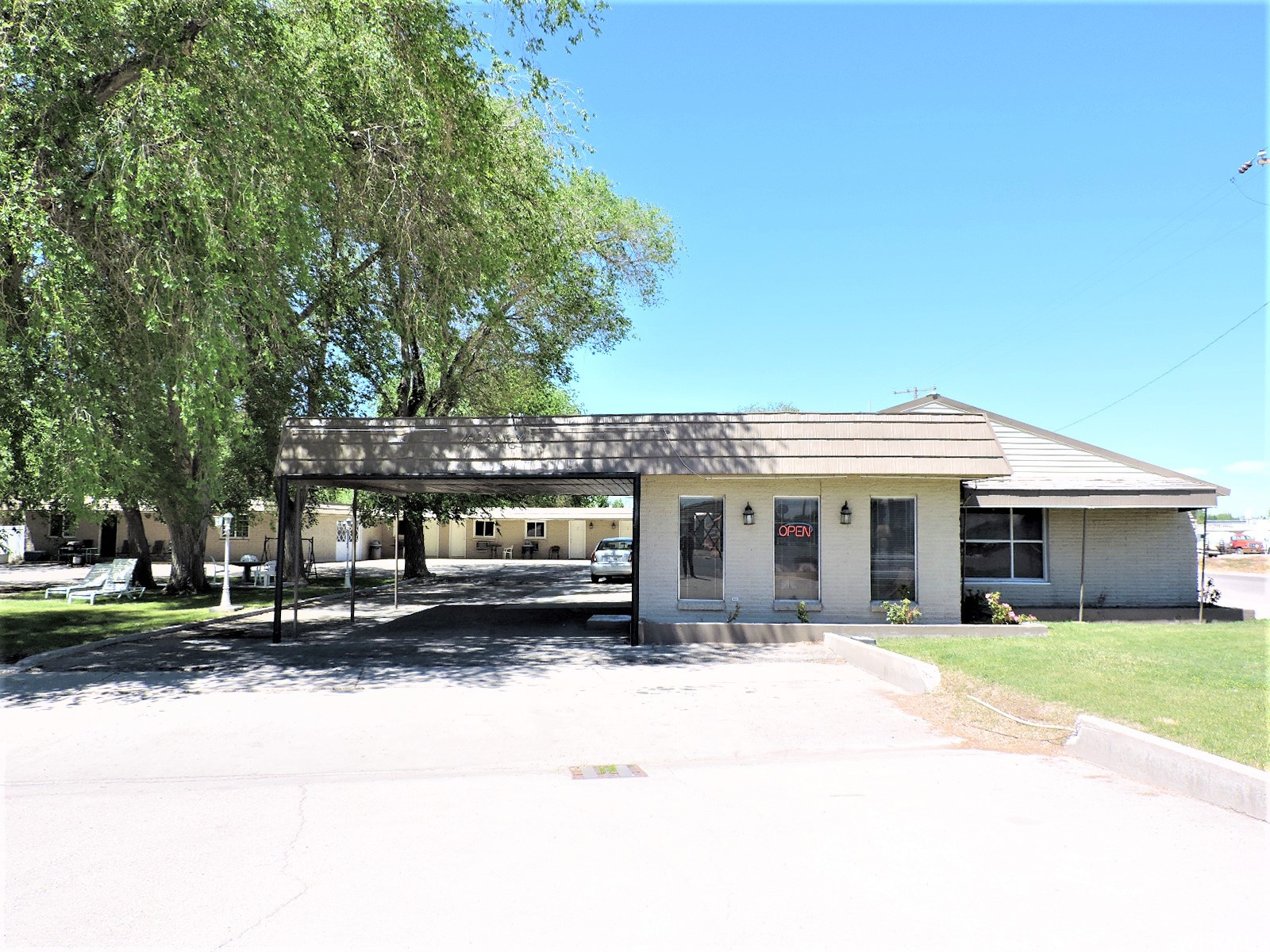 main property photo 9