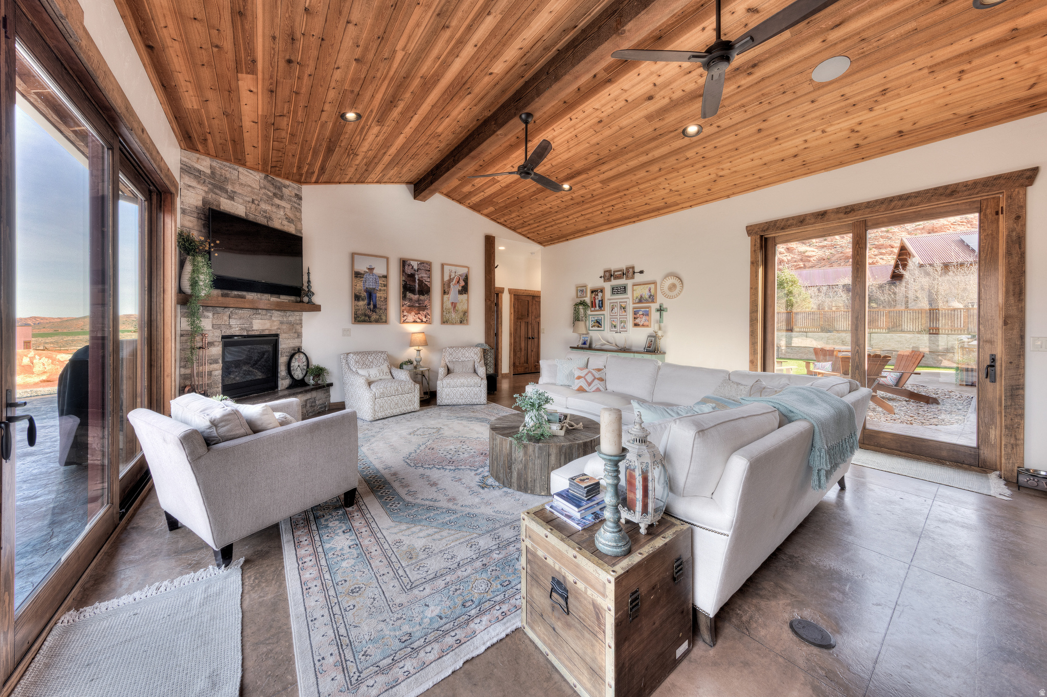 main property photo 14