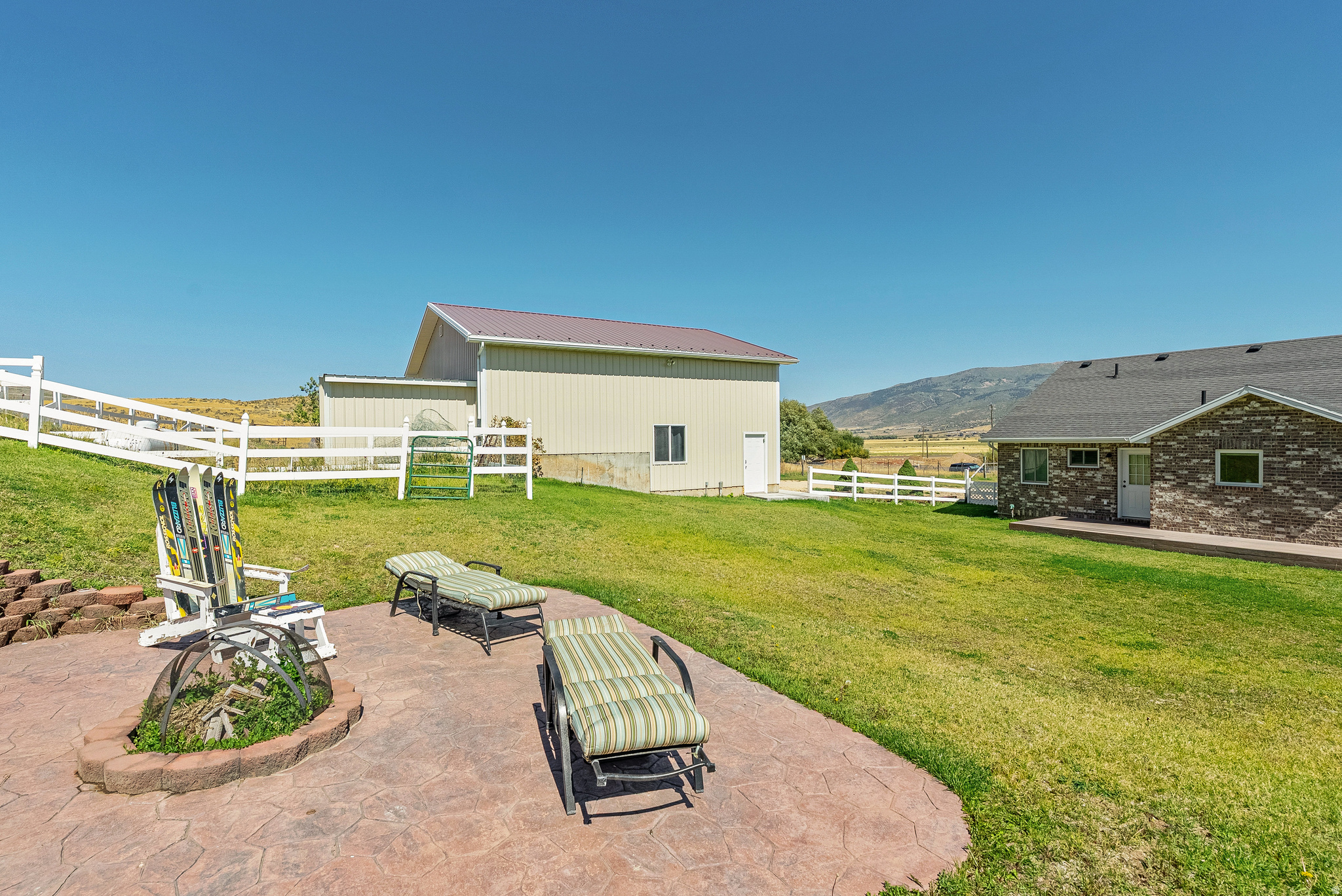 main property photo 15