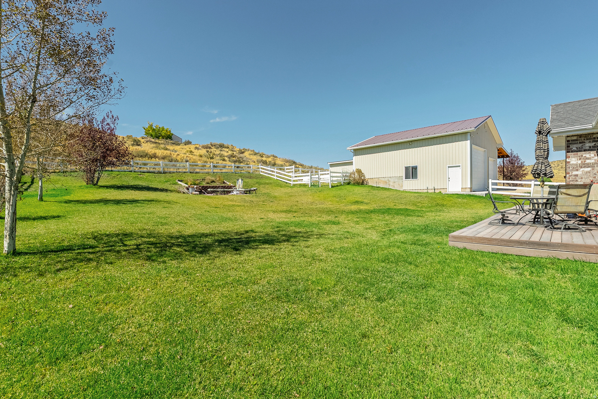 main property photo 17