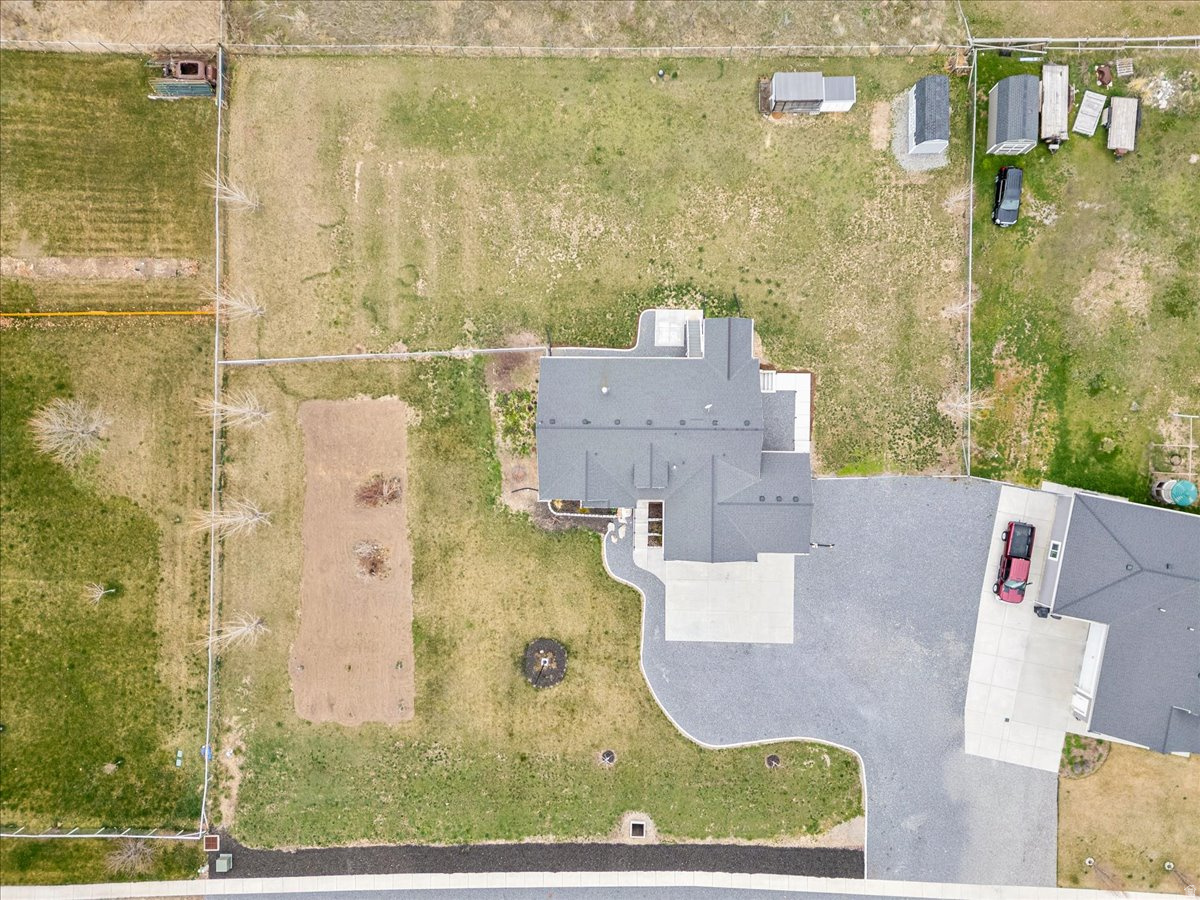 main property photo 81