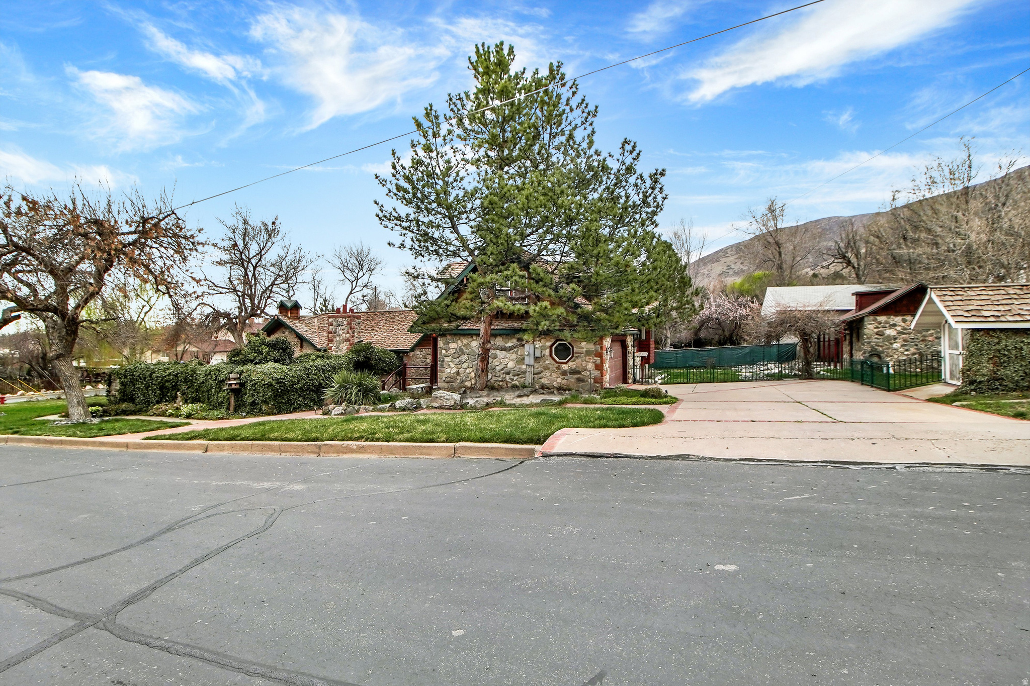 main property photo 13