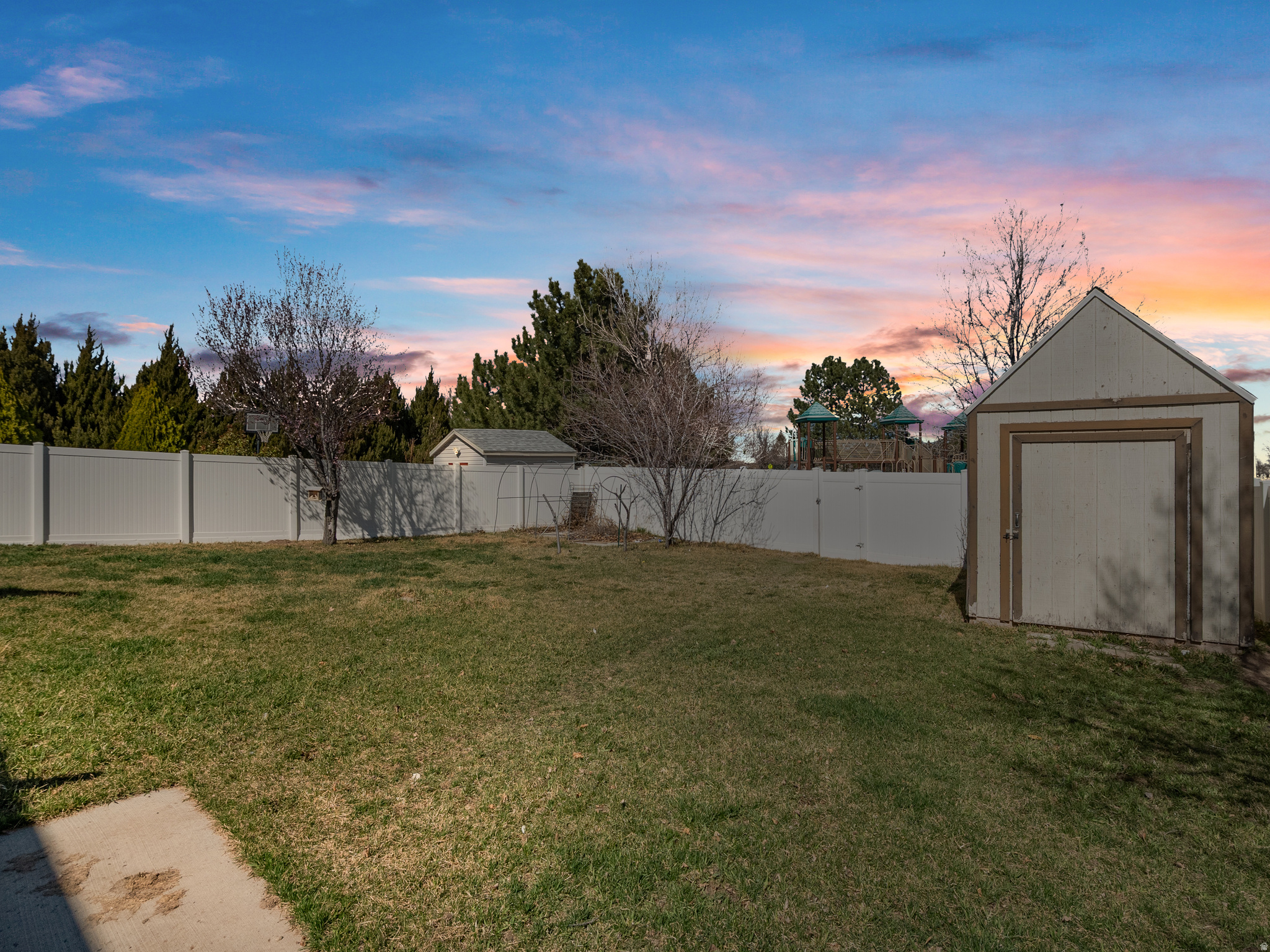 main property photo 24