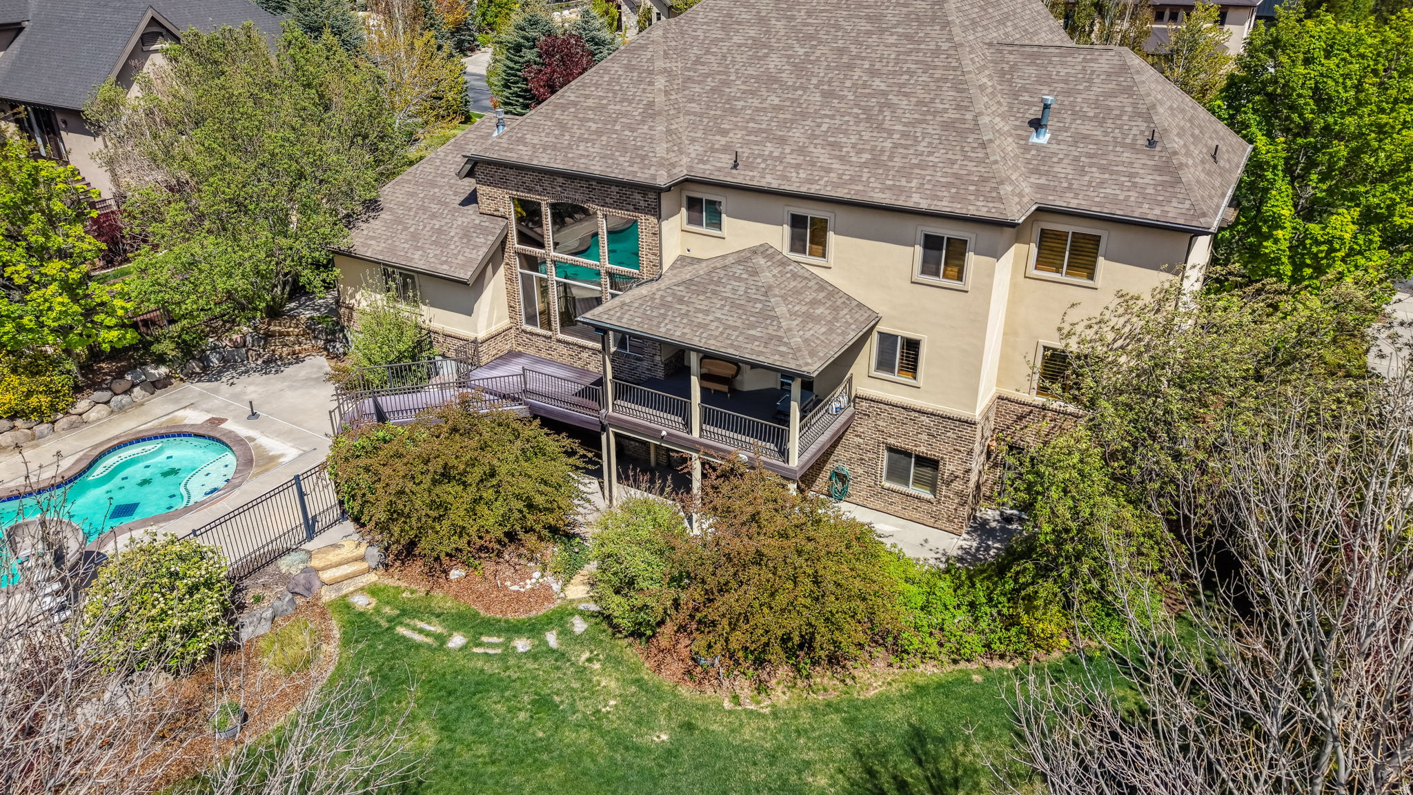 main property photo 78