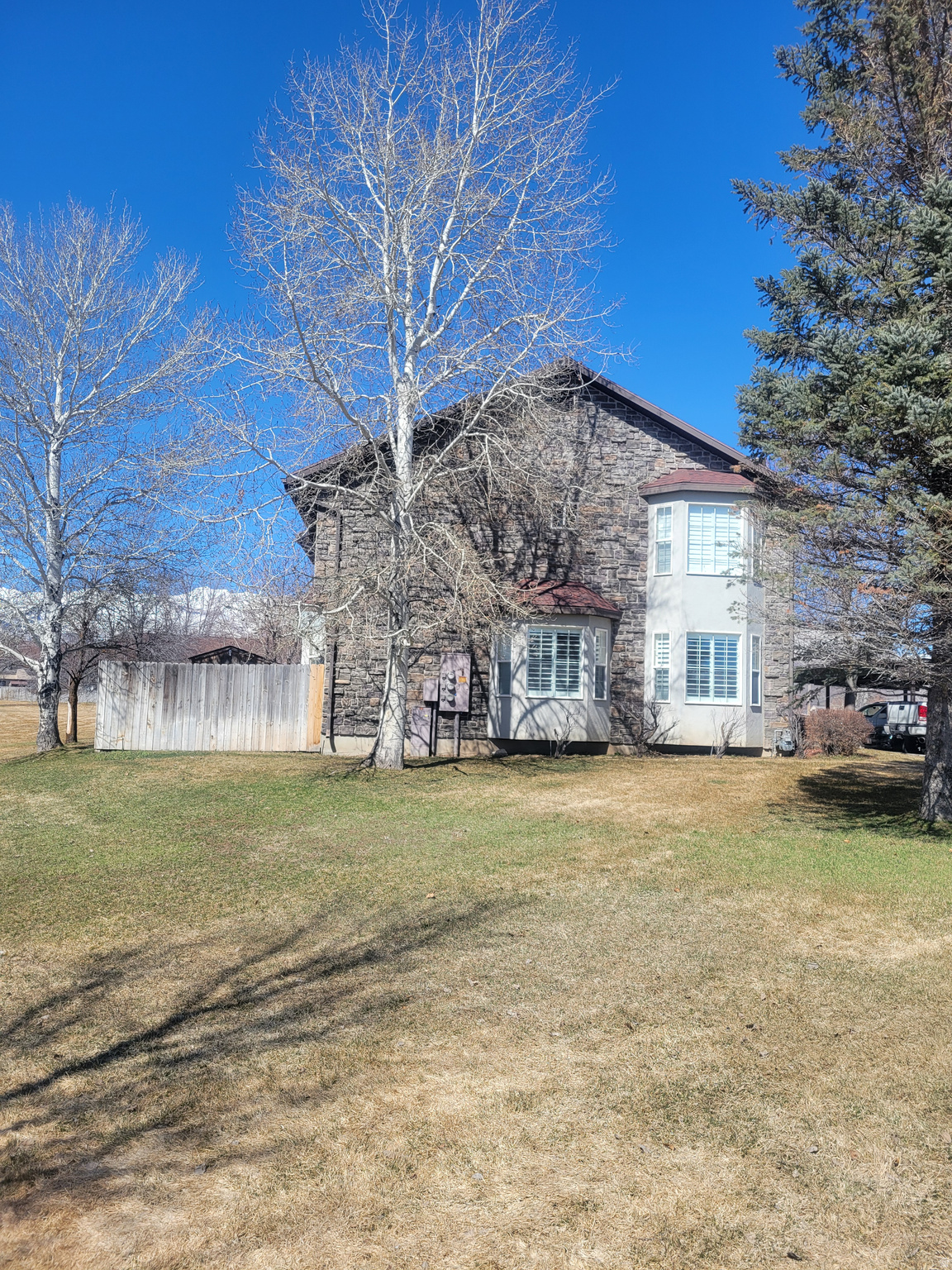 main property photo 28