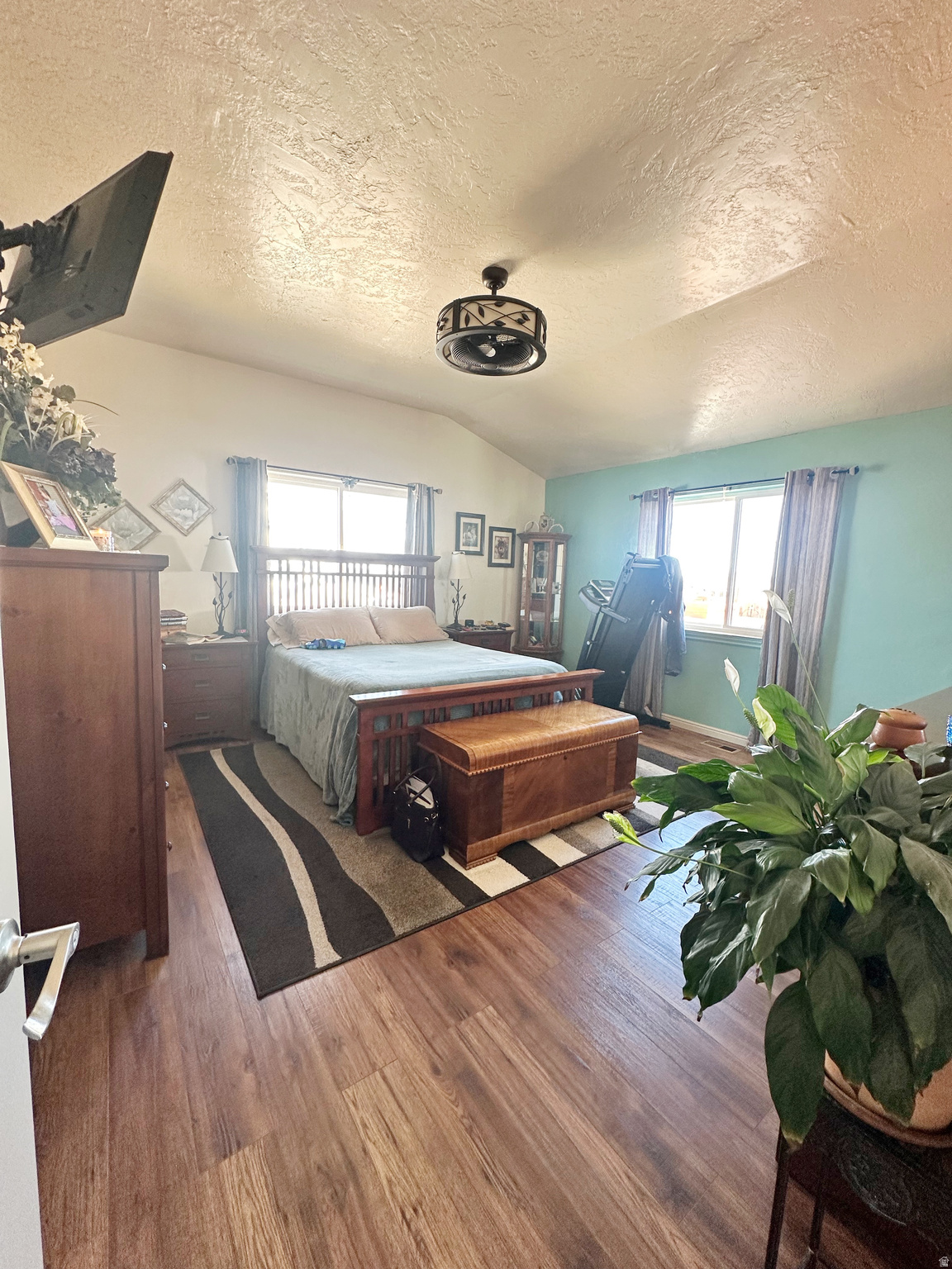main property photo 8