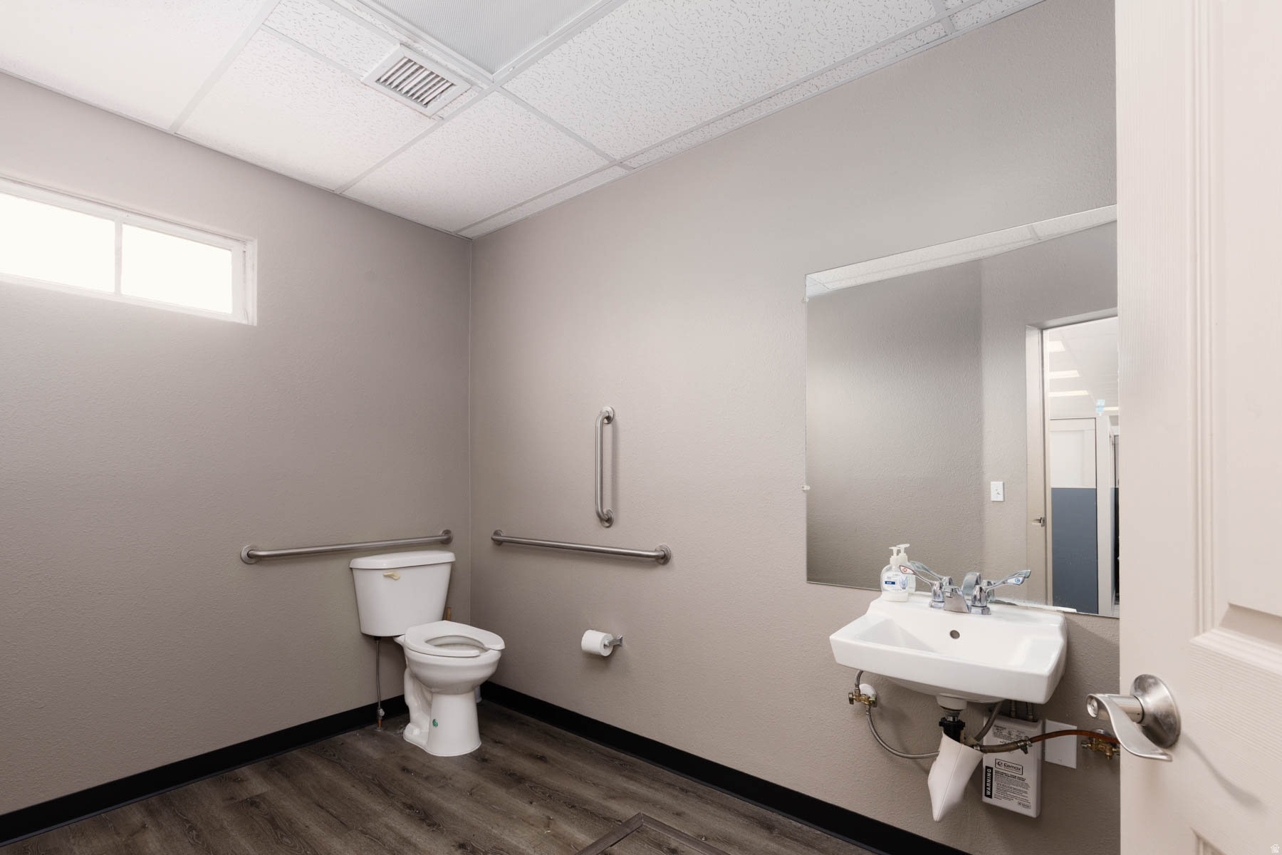 main property photo 9