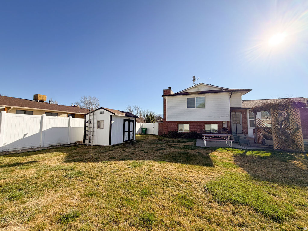 main property photo 10