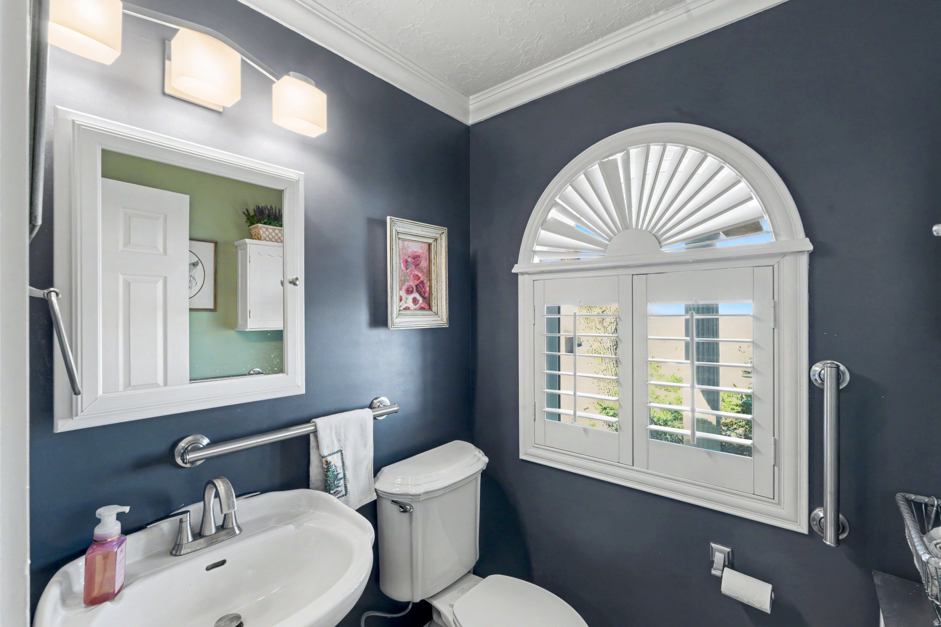 main property photo 29