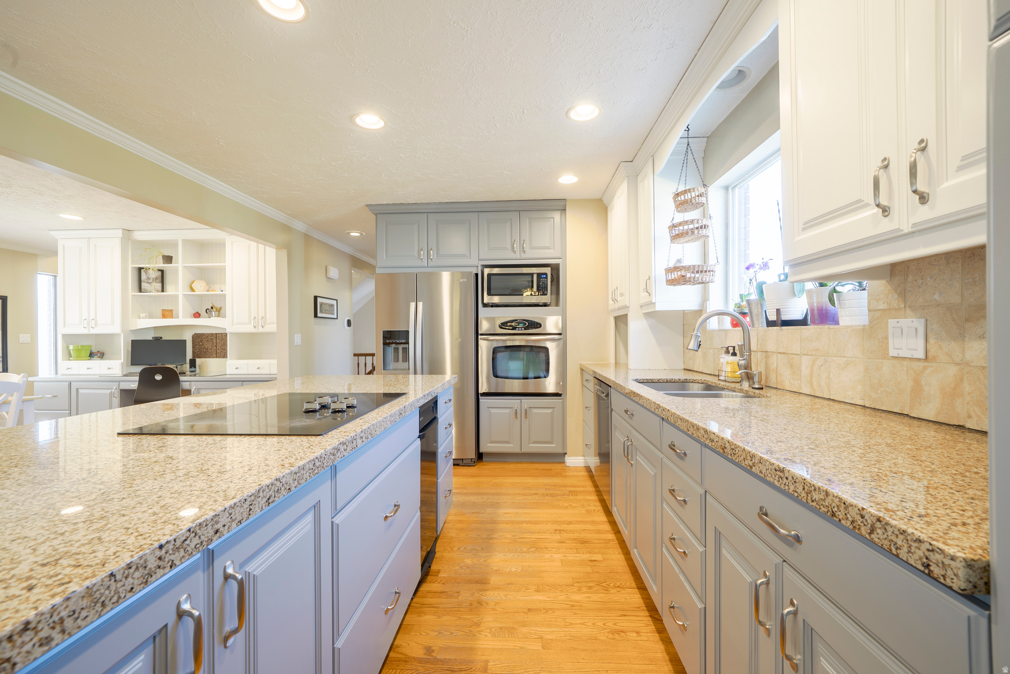 main property photo 10