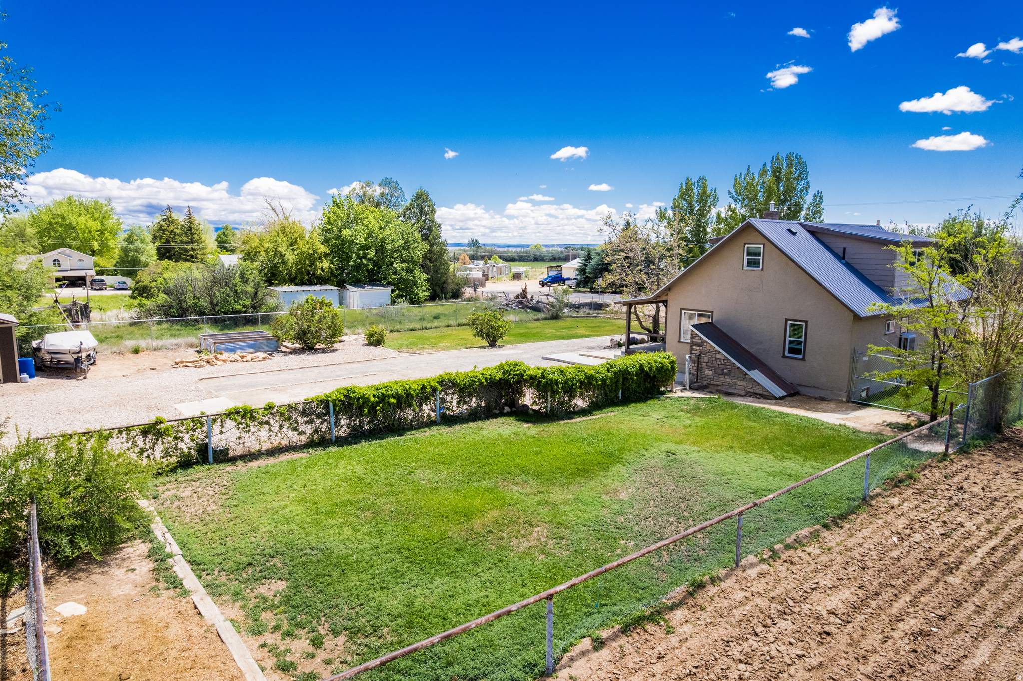 main property photo 37