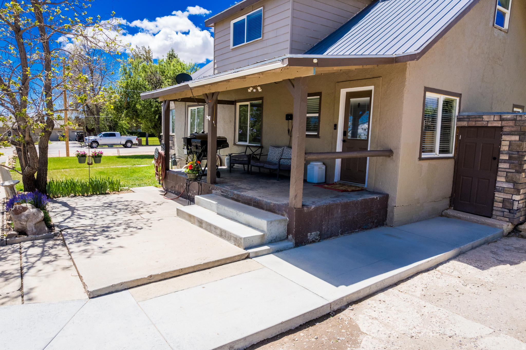 main property photo 45
