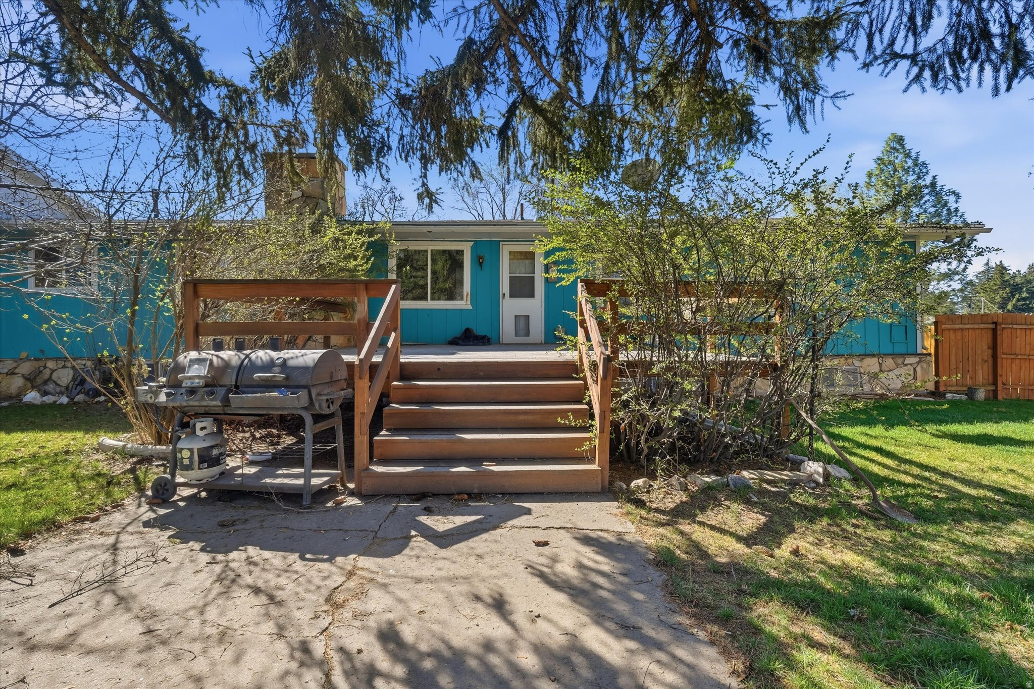 main property photo 50