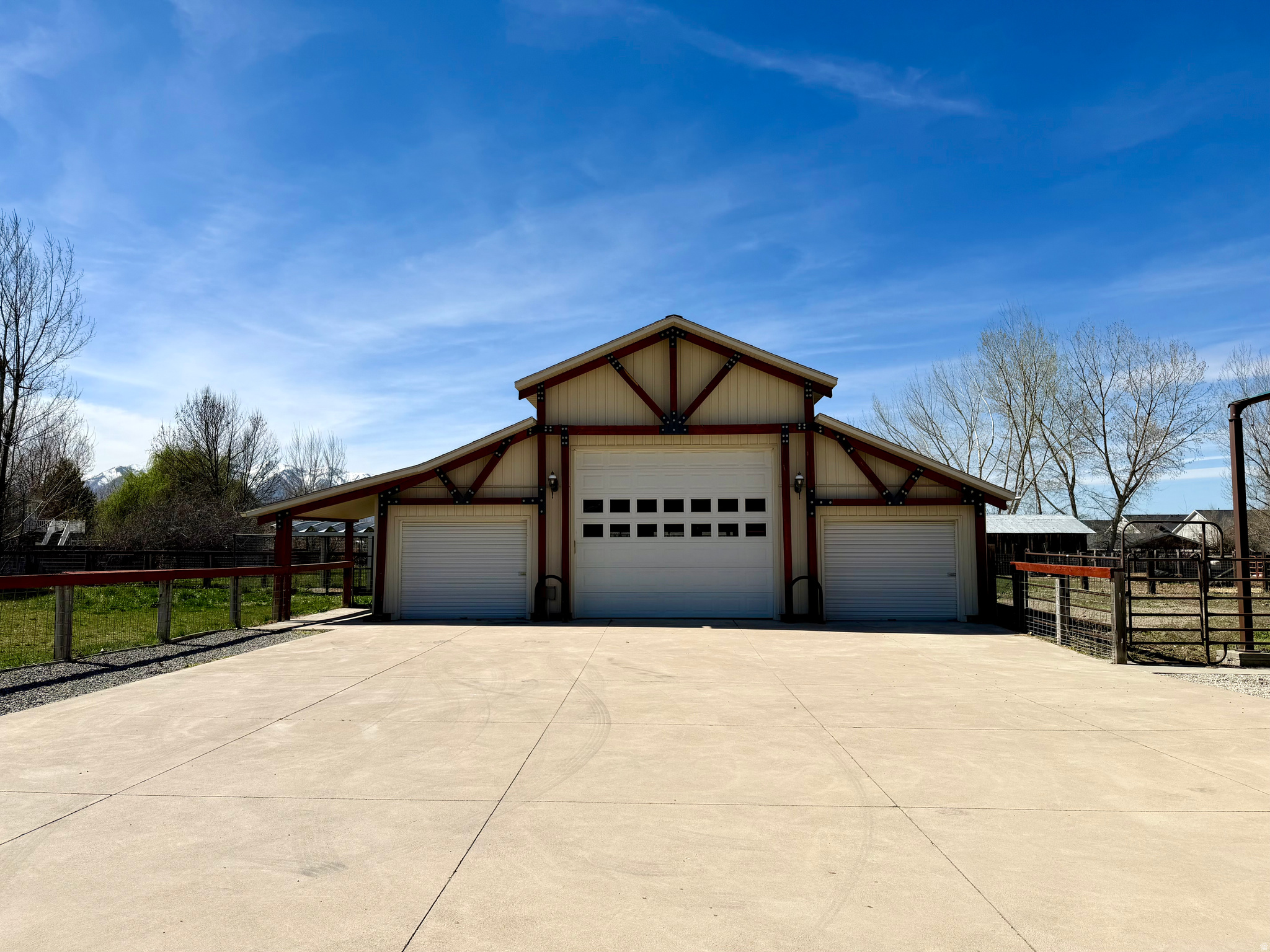 main property photo 32