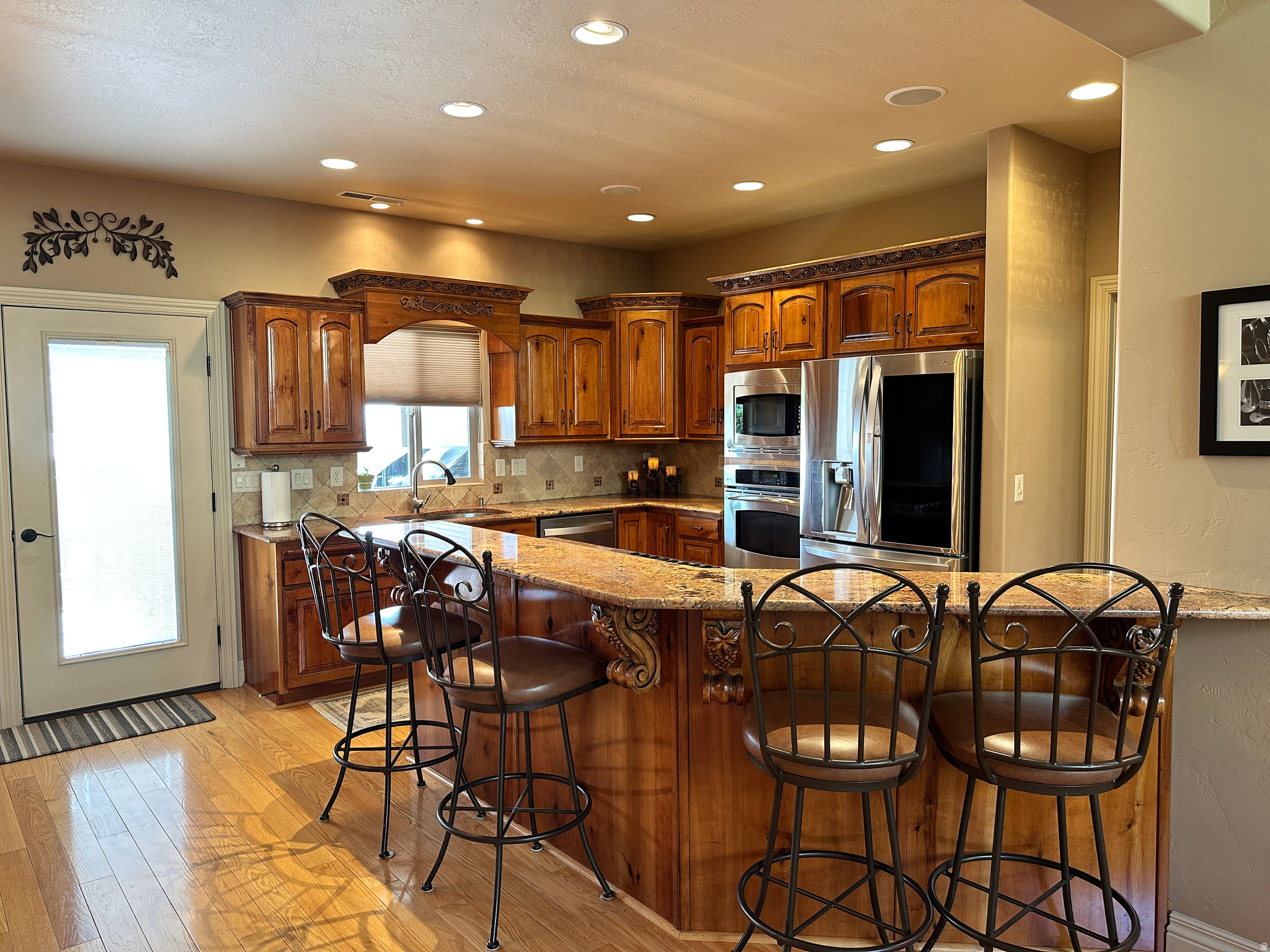 main property photo 14