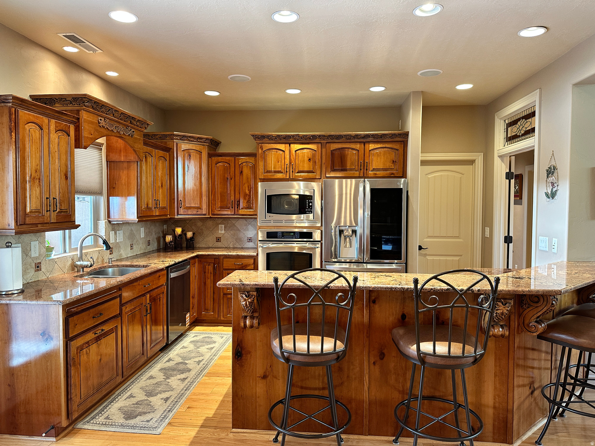 main property photo 15