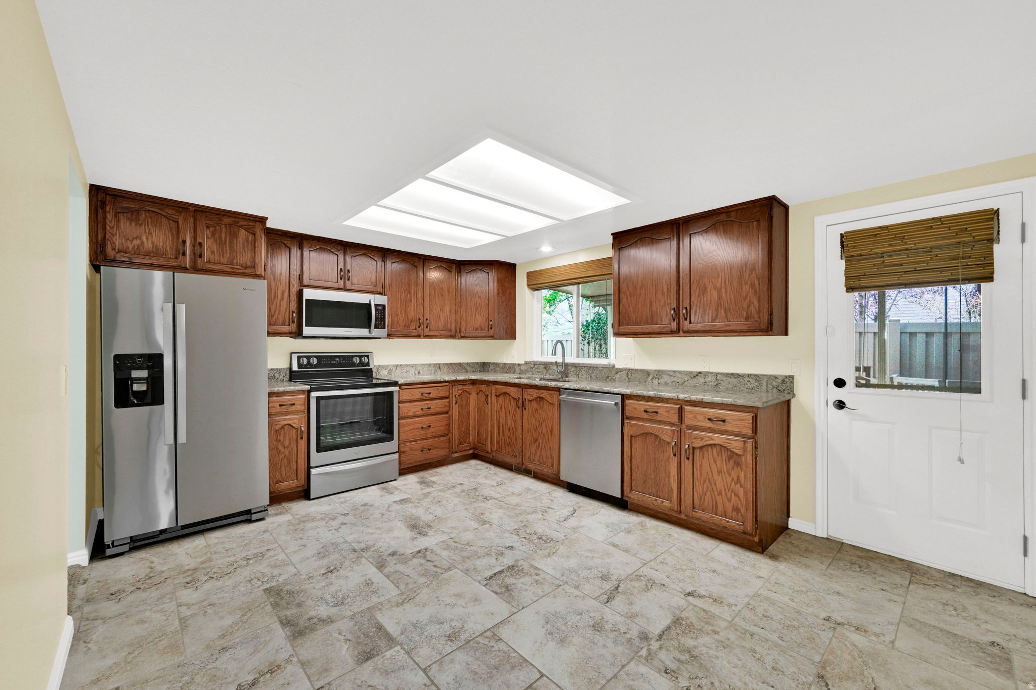 main property photo 8