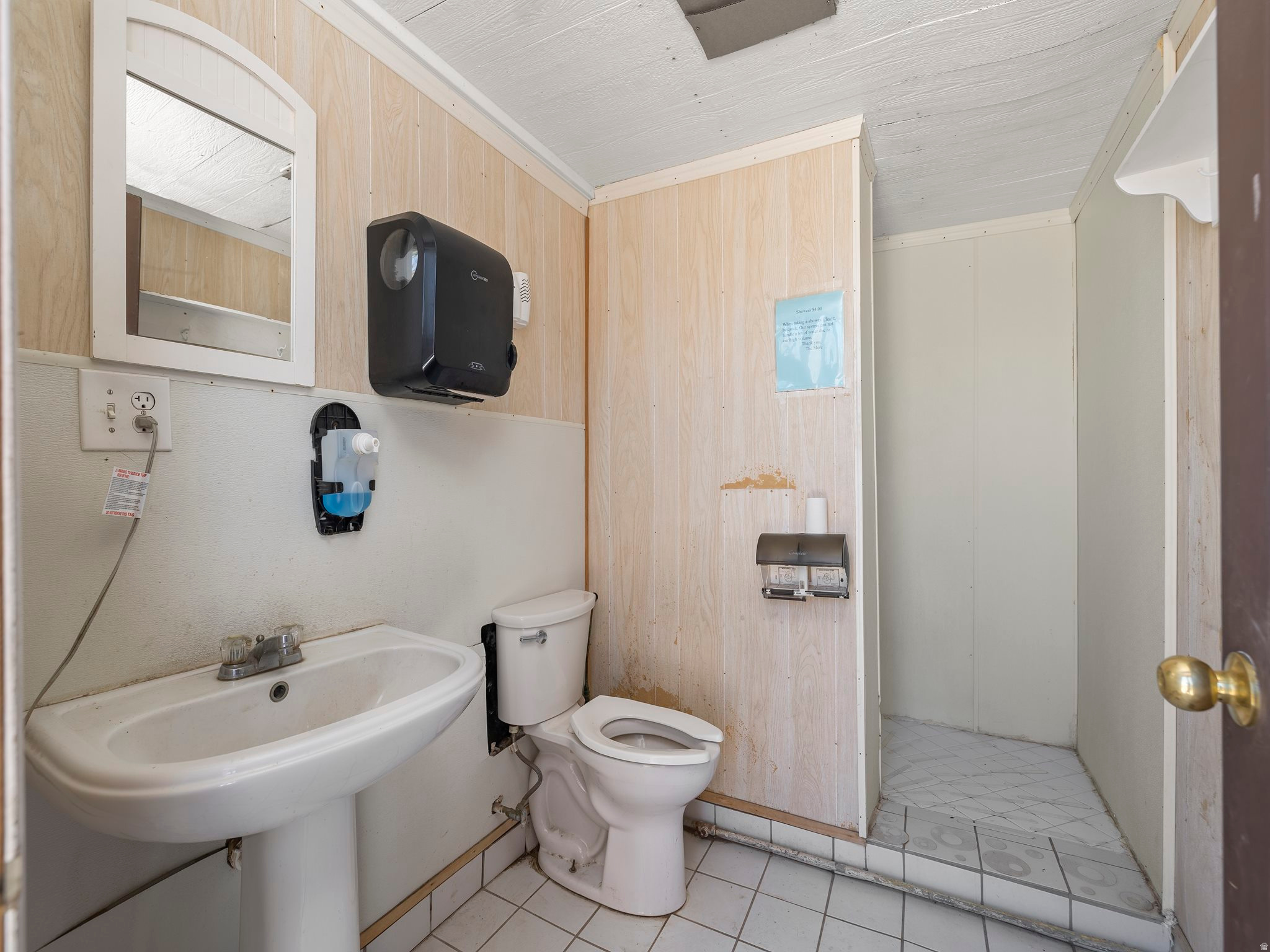 main property photo 25
